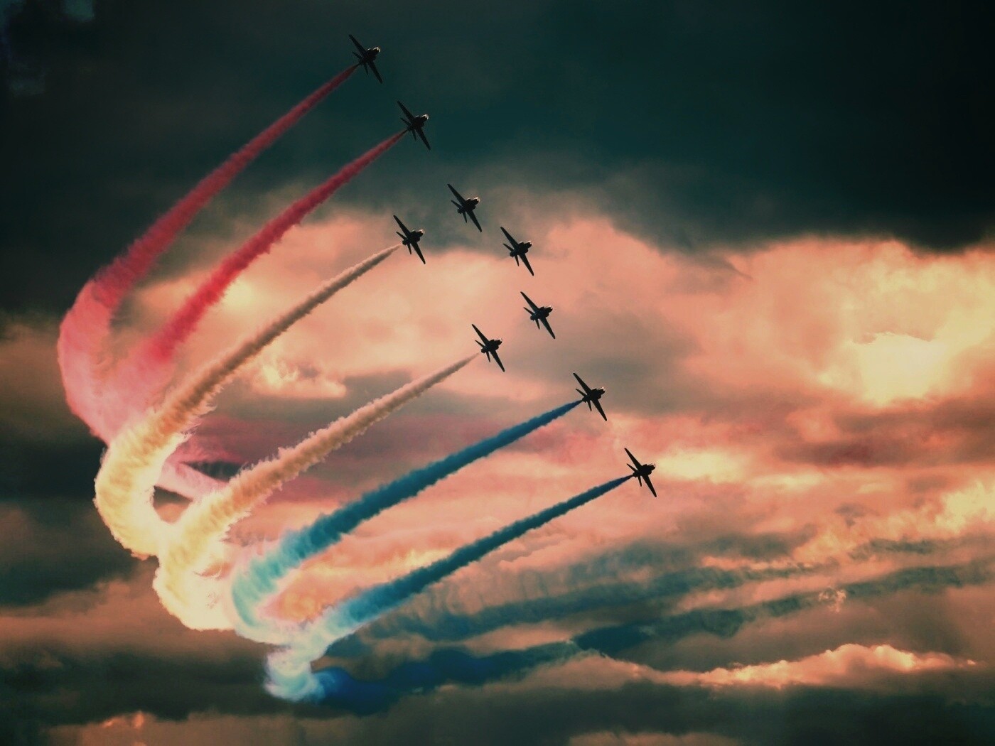 Радужная авиация обои