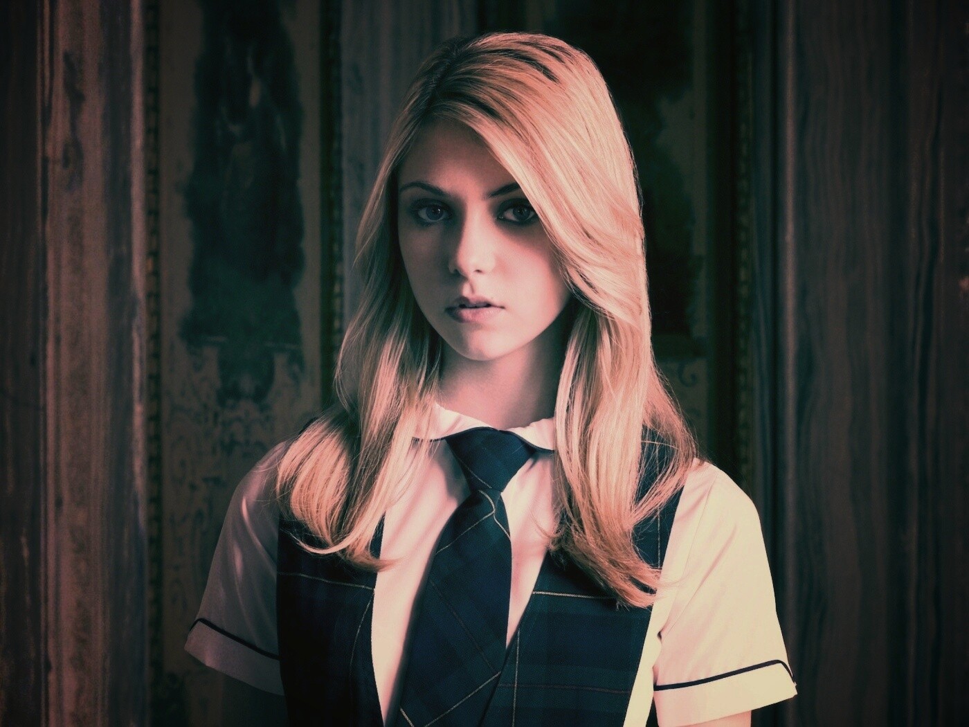 Тейлор Момсен обои