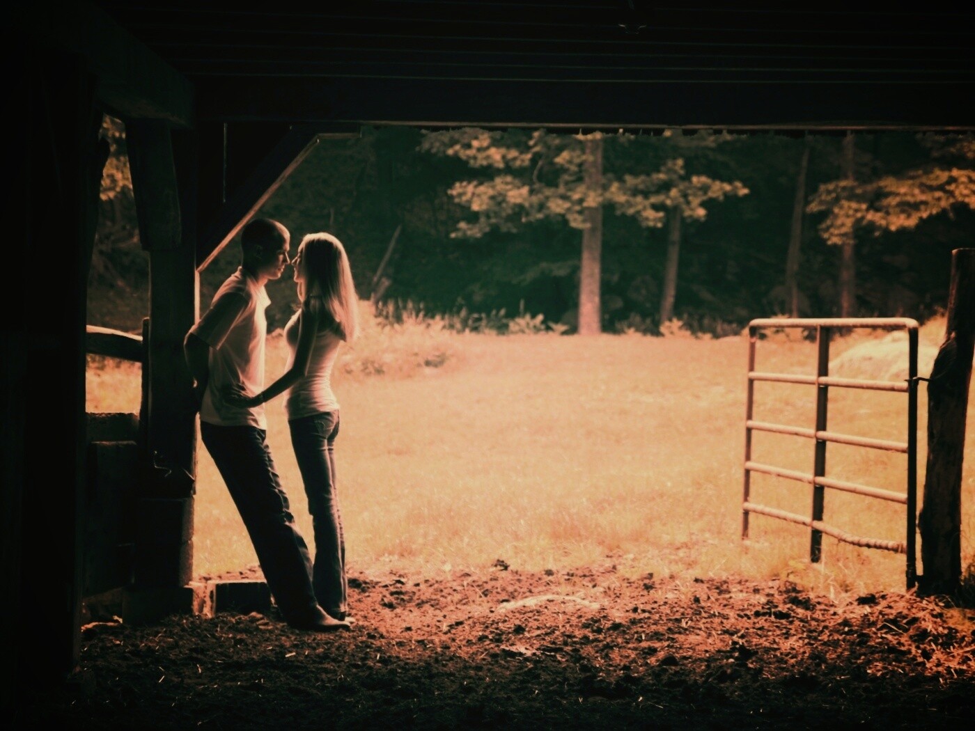 Любовь на природе обои