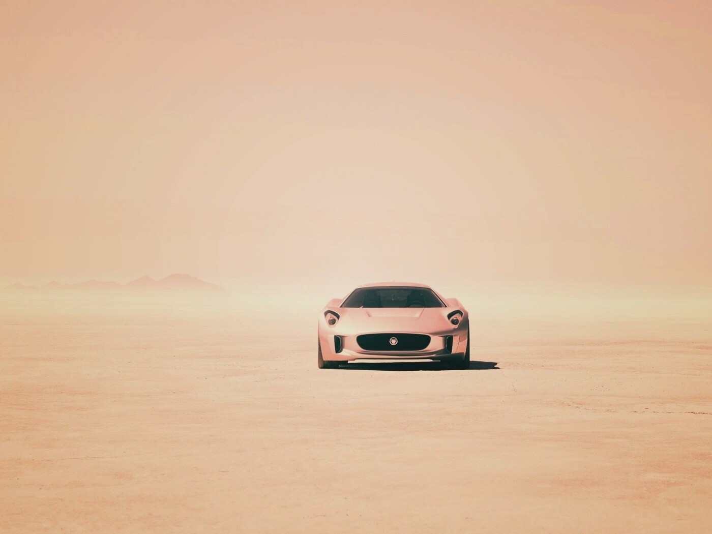 Ягуар подкрадывается обои