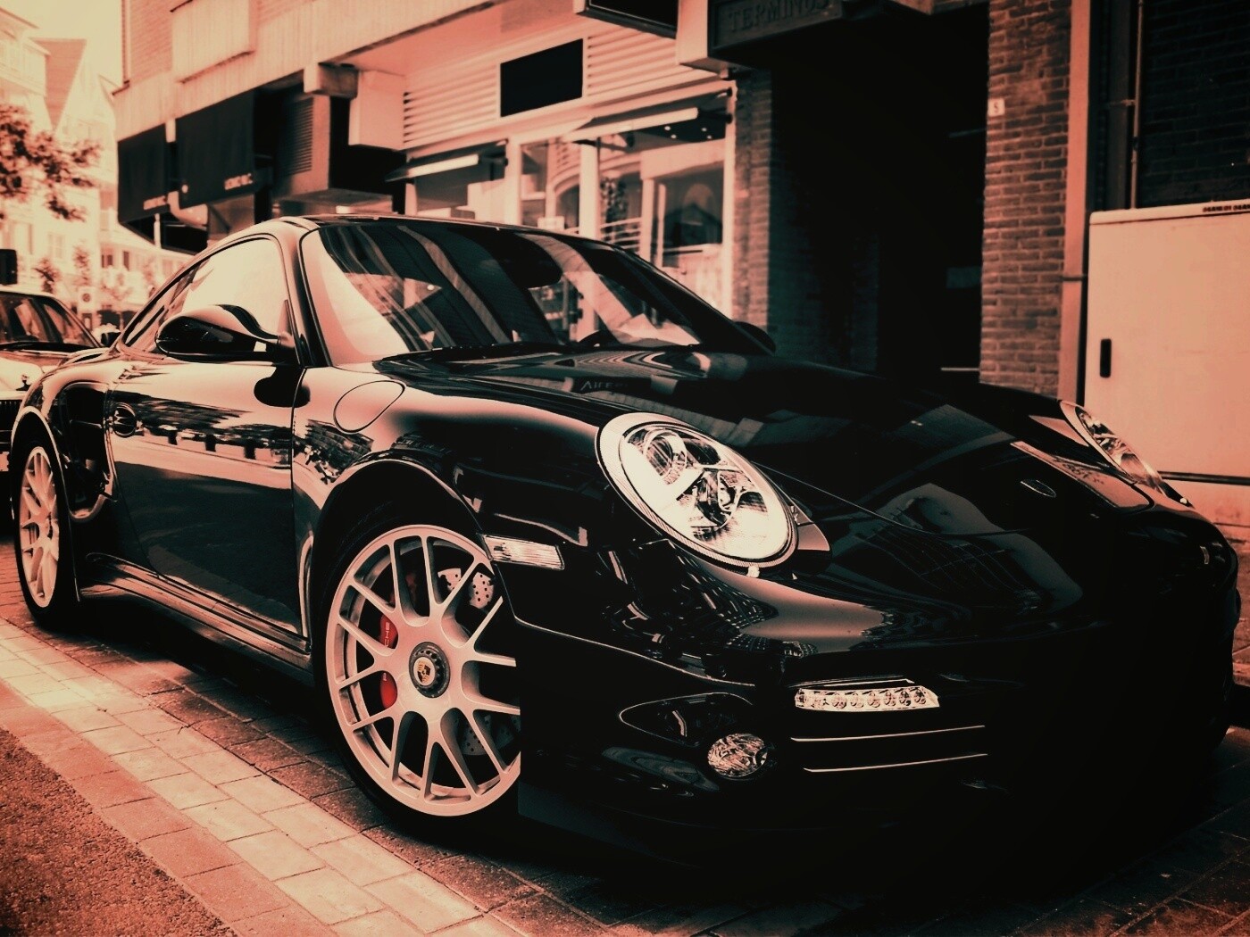 Чёрно-белое фото Porsche обои