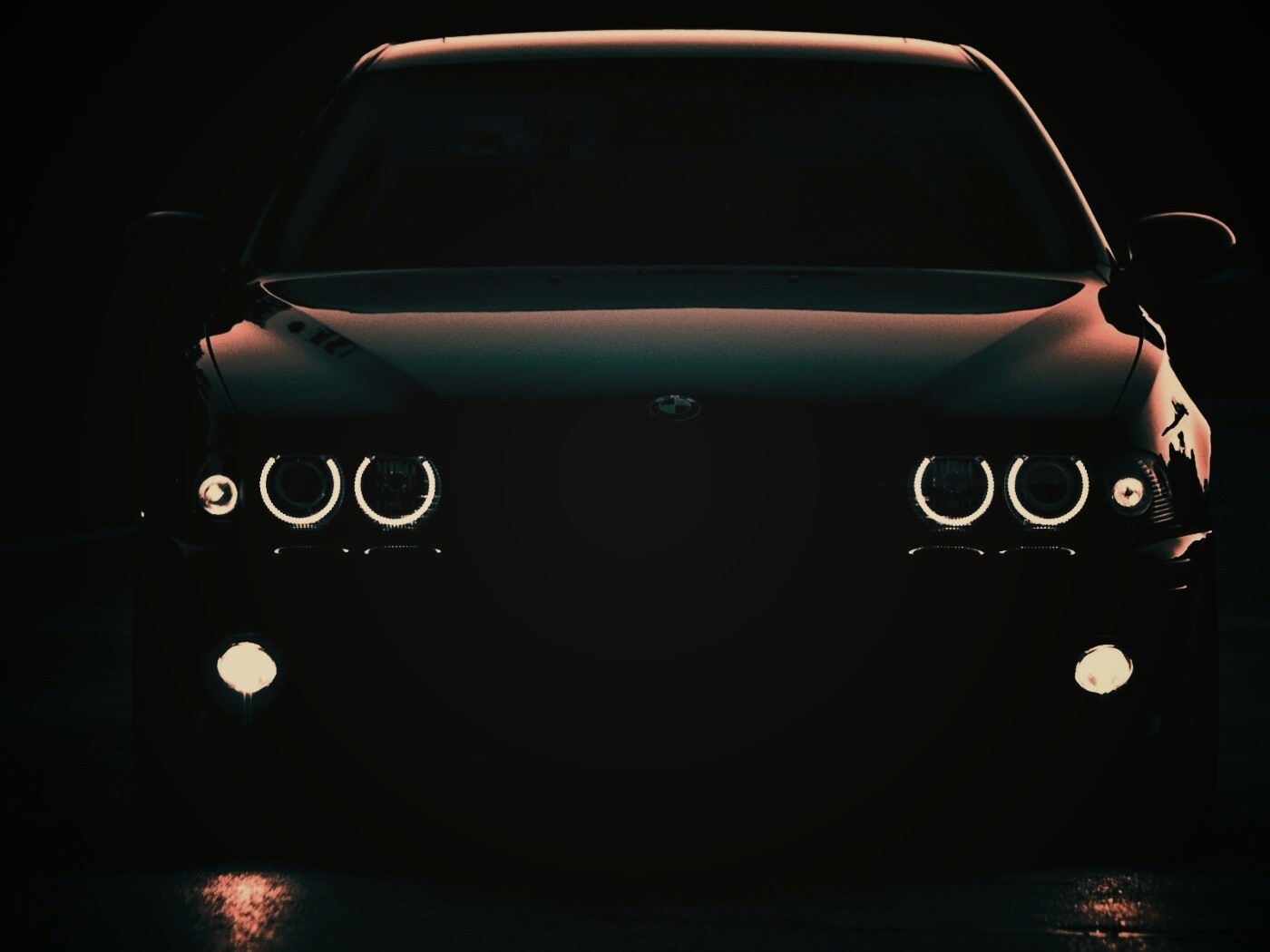 Чёрный BMW обои