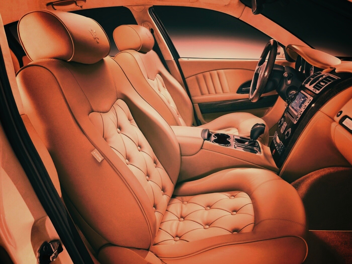 Салон Maserati обои