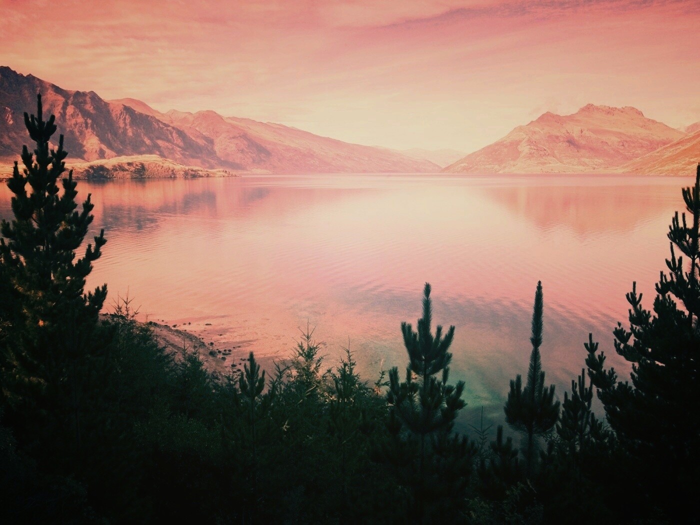 Безмятежное озеро в Новой Зеландии обои