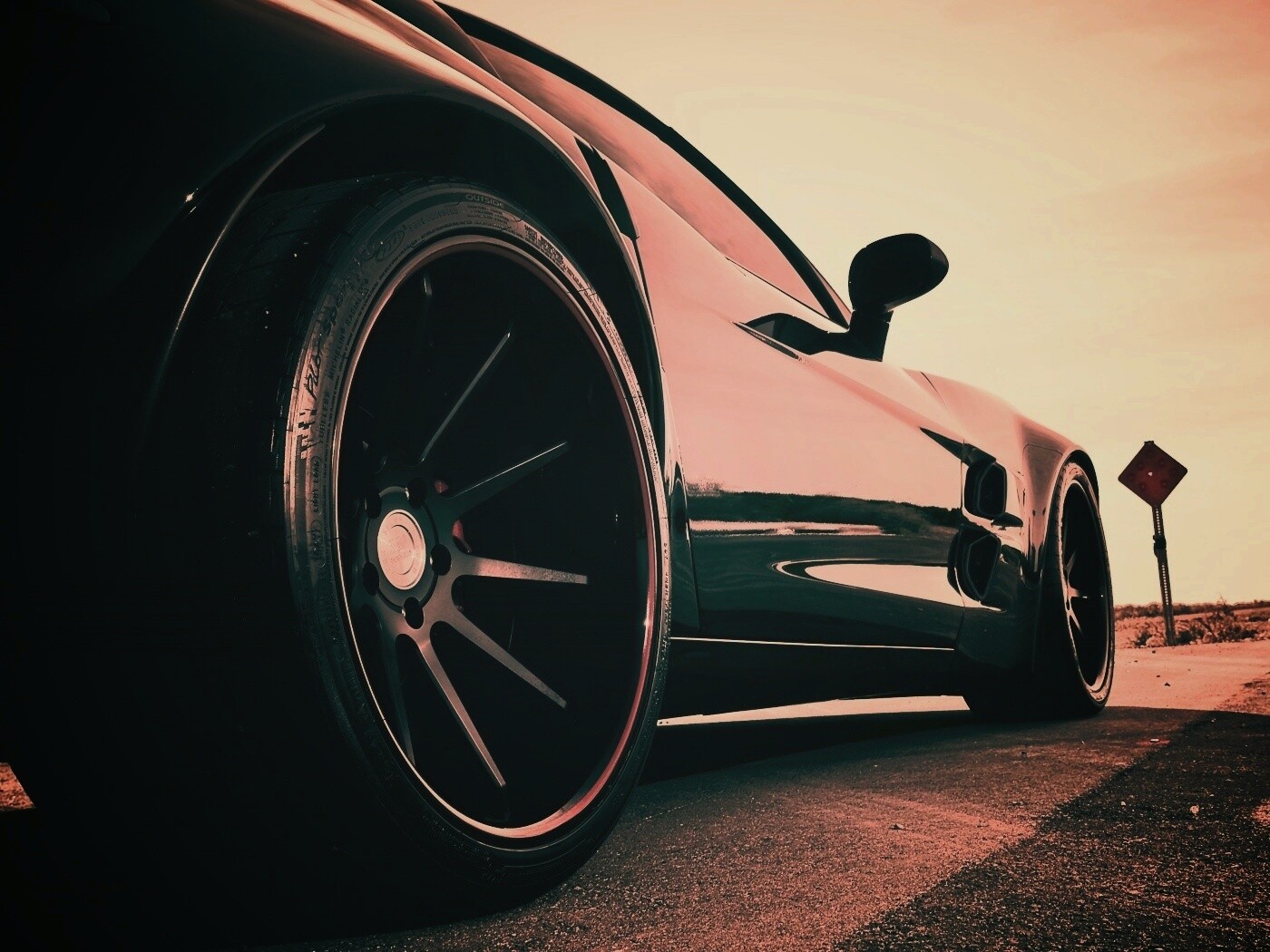 Чёрный концепт обои