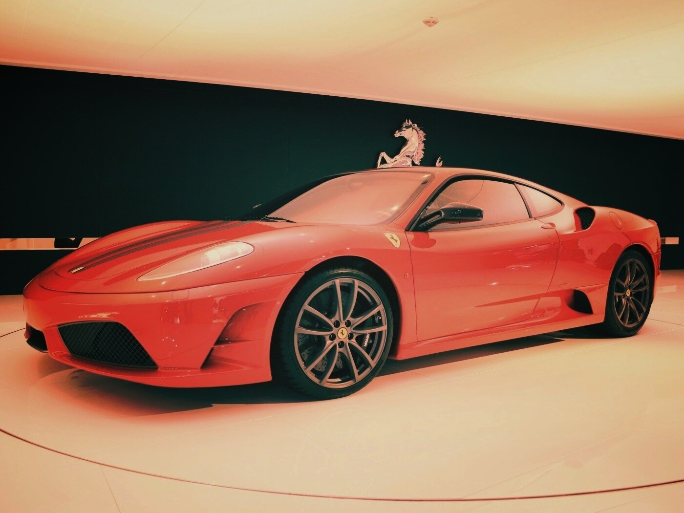 Ferrari F430 Scuderia на выставке обои