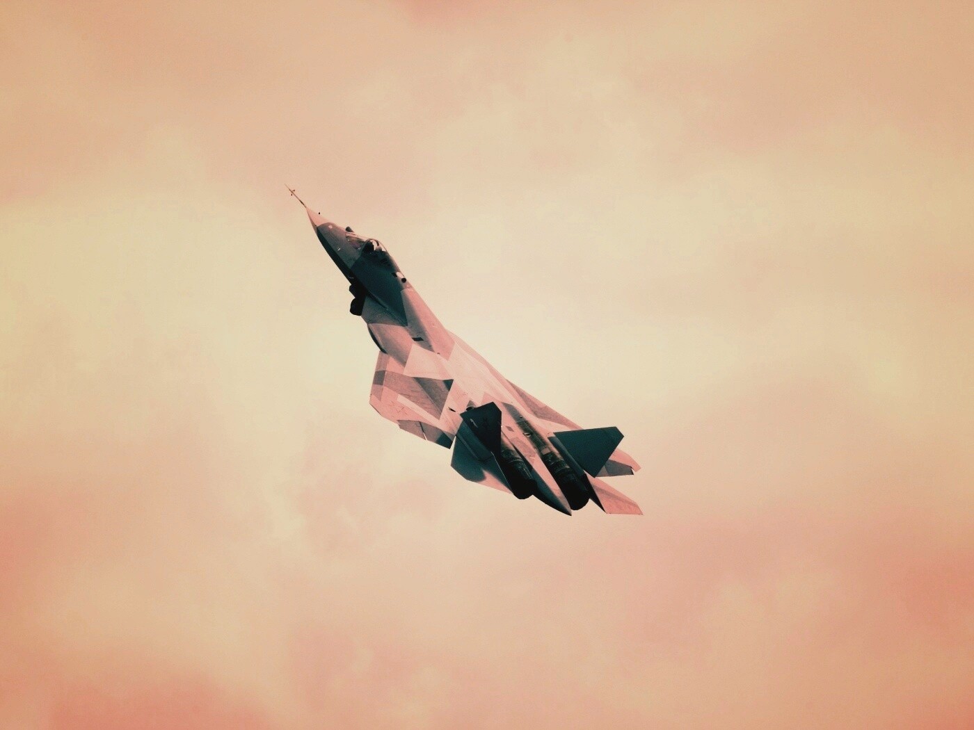 Истребитель взмывает вверх обои