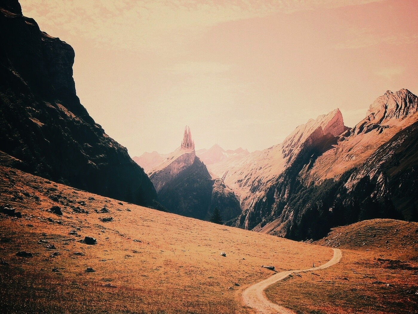 Храм в горах обои