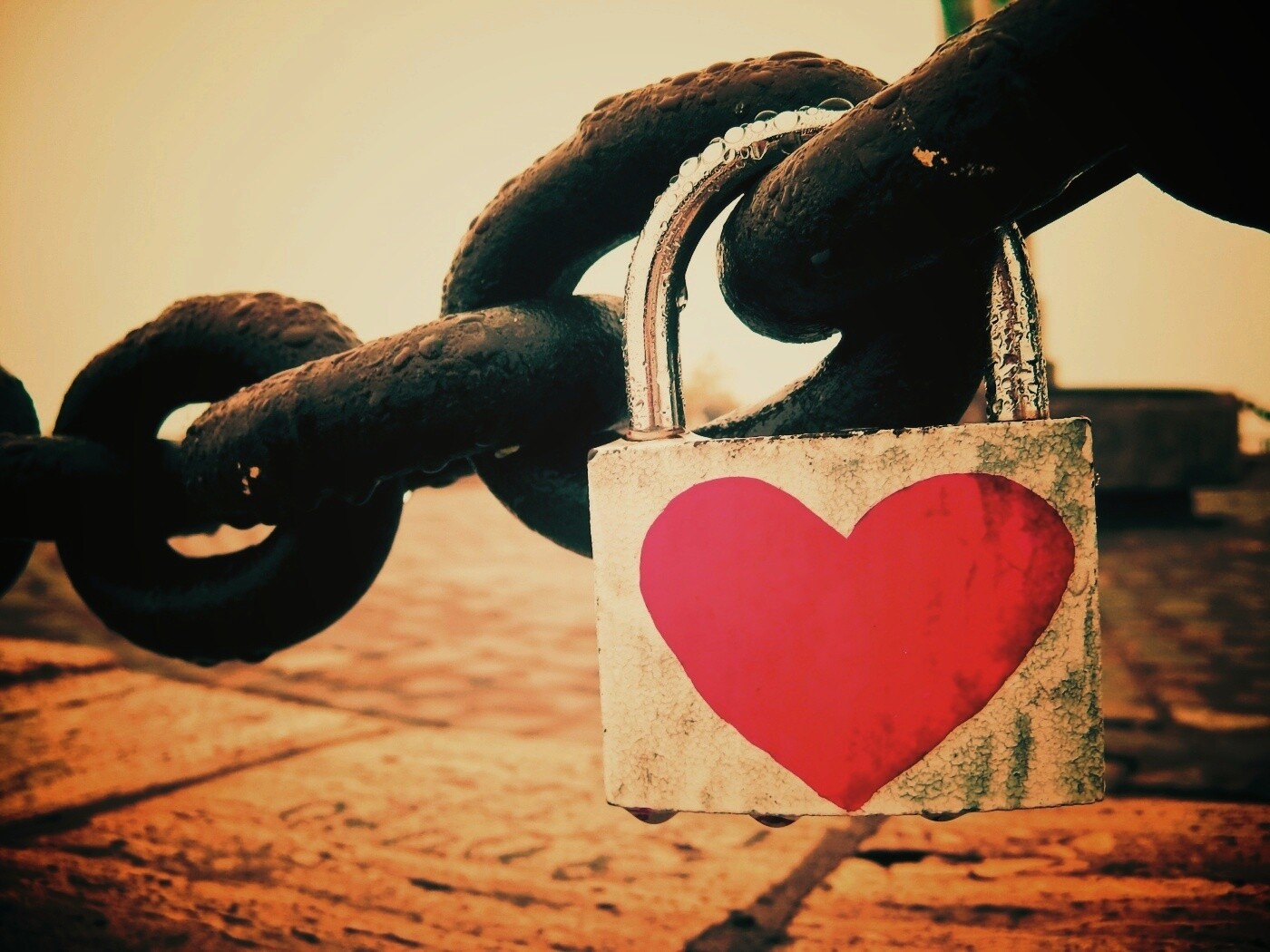 Замочек для влюбленных обои