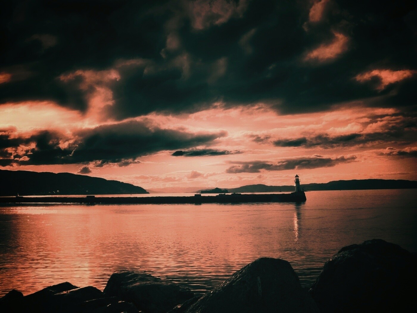 Маяк в далеке обои