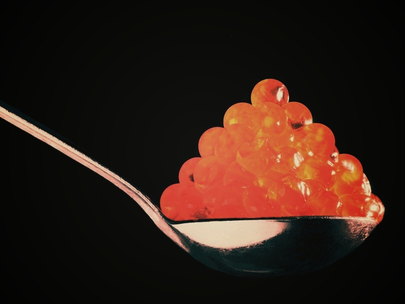 Ложка красной икры обои