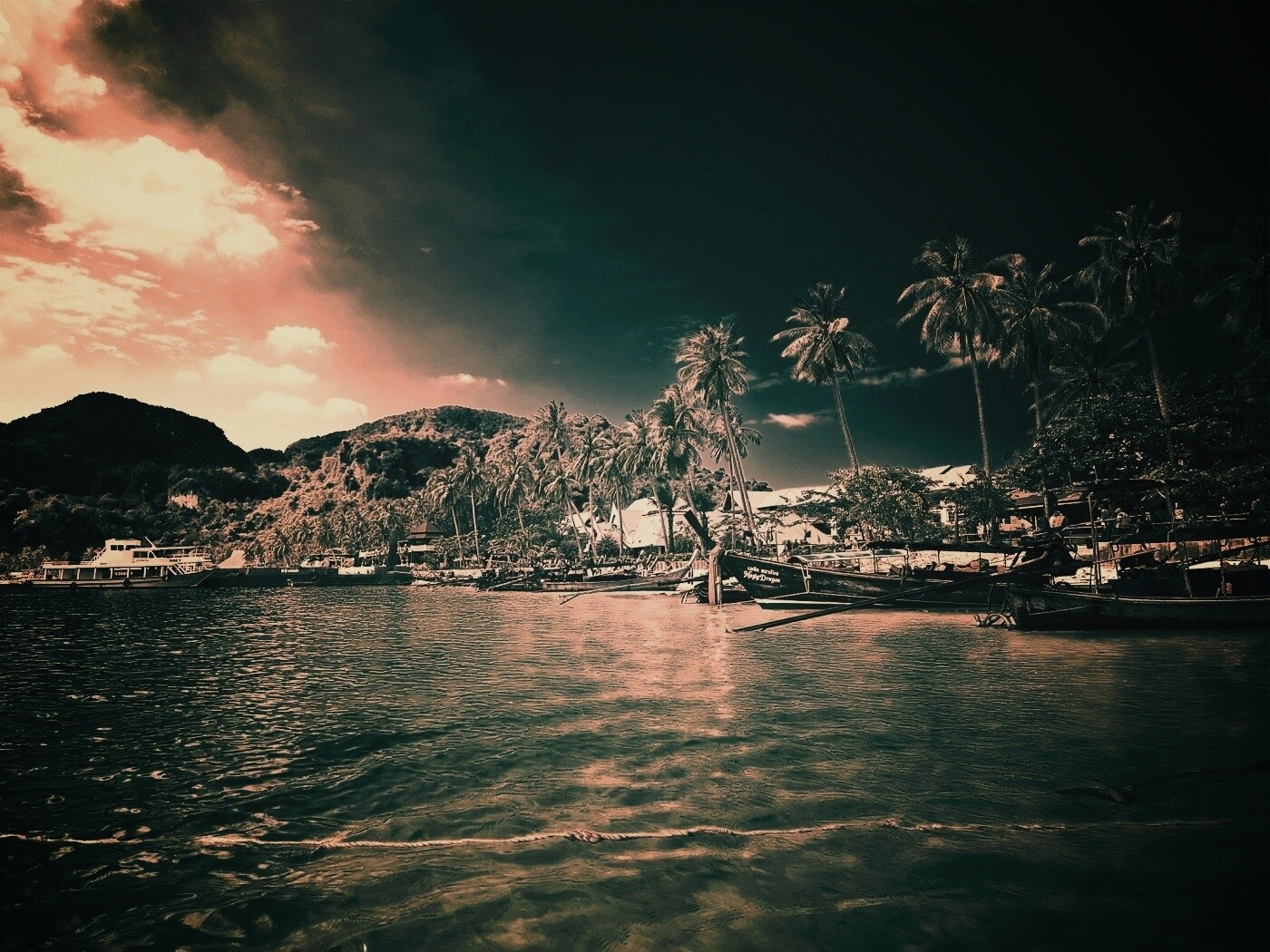 Призрачный пляж обои