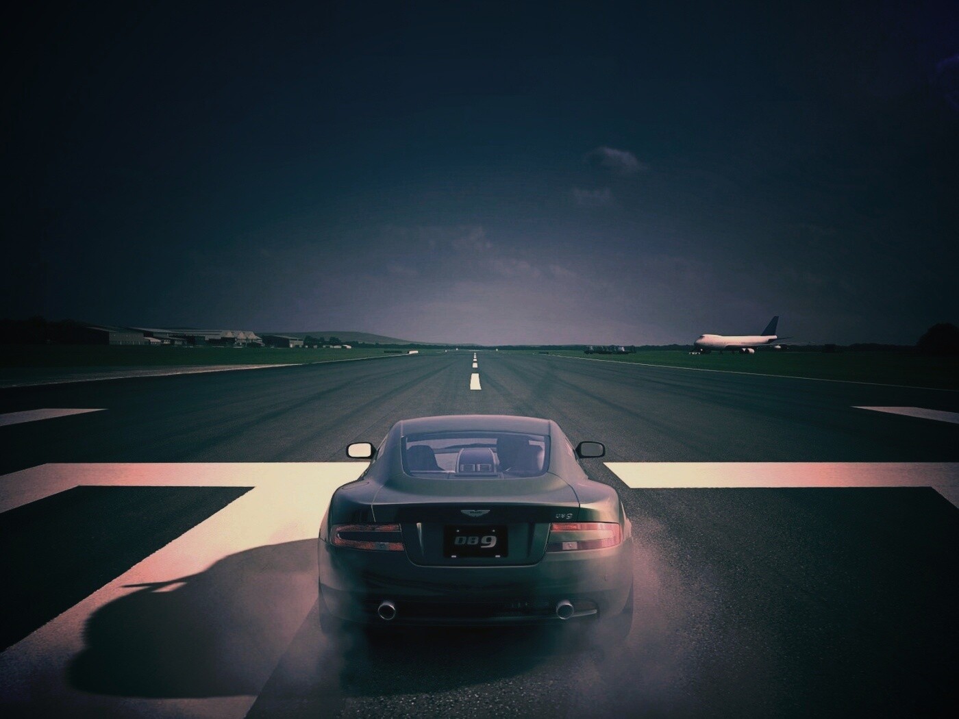 Aston на взлетной полосе обои