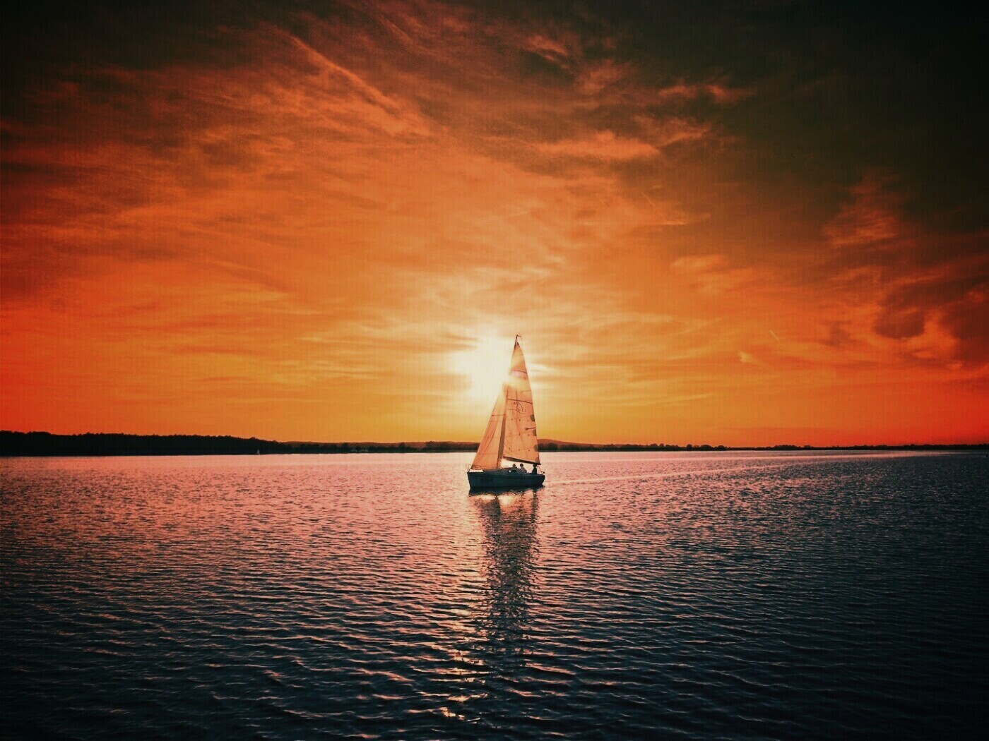 Яхта на закате обои