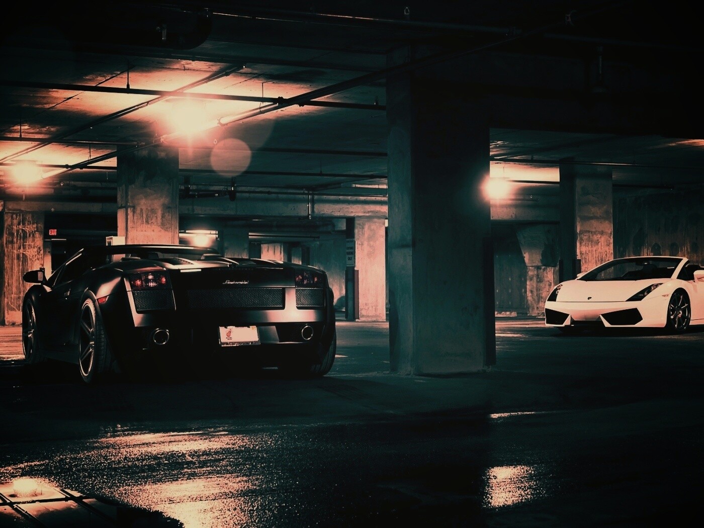Ламборджини на подземной парковке обои