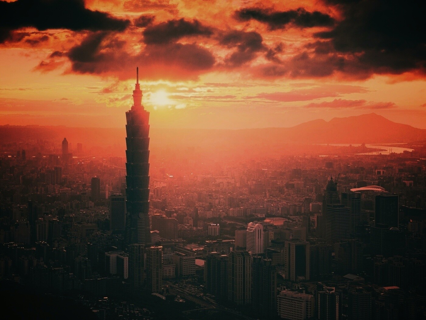 Башня на закате обои