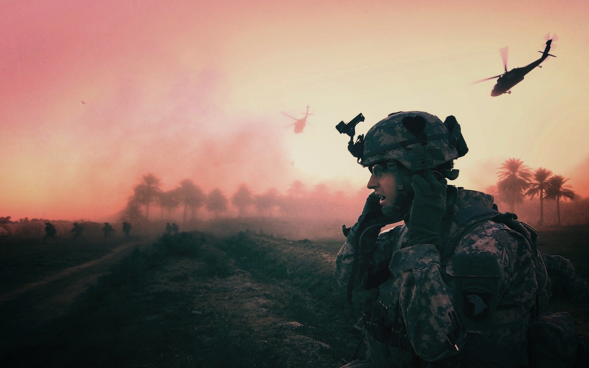 СОлдат во время боевых действий обои