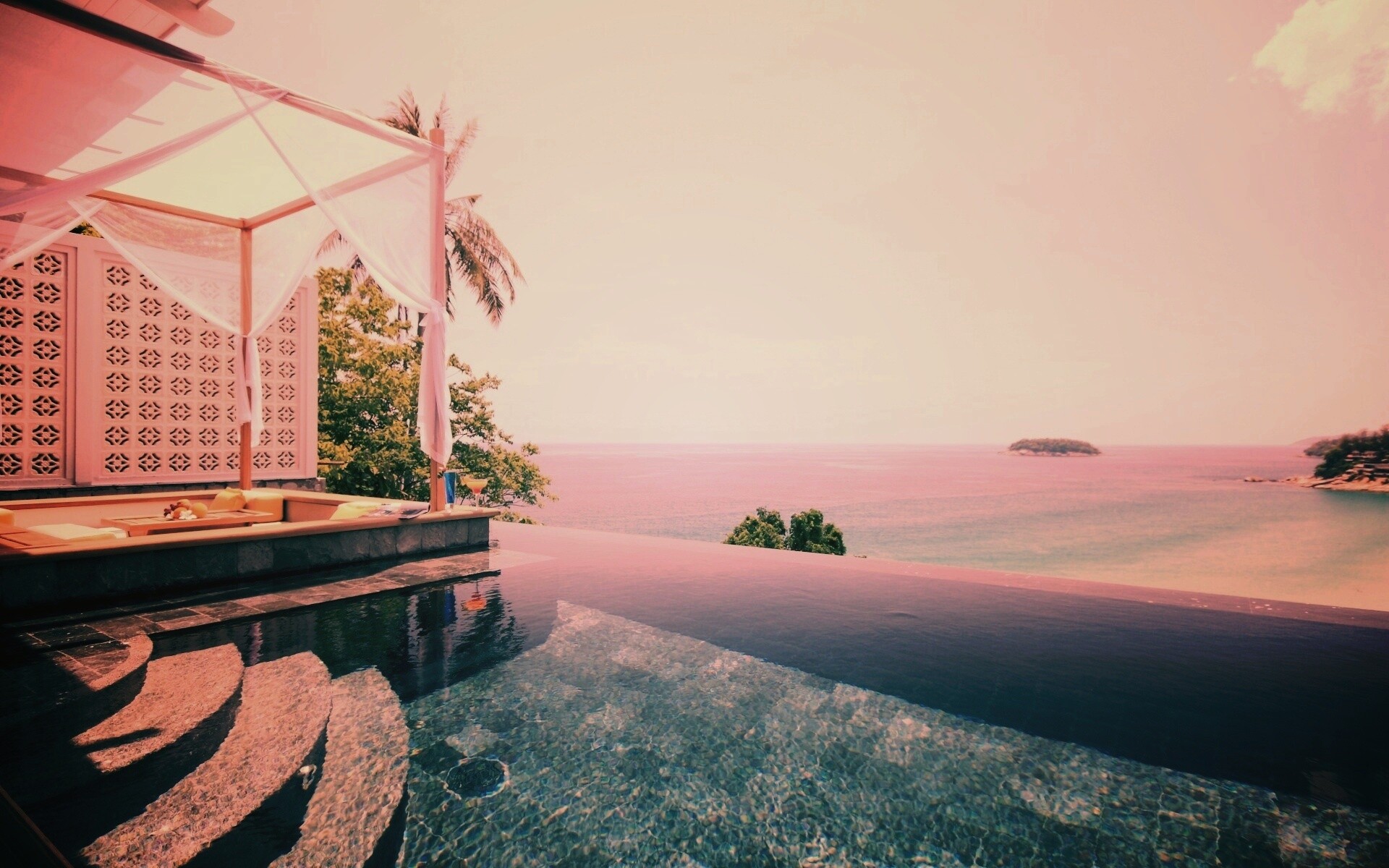 Бассейн на берегу моря обои