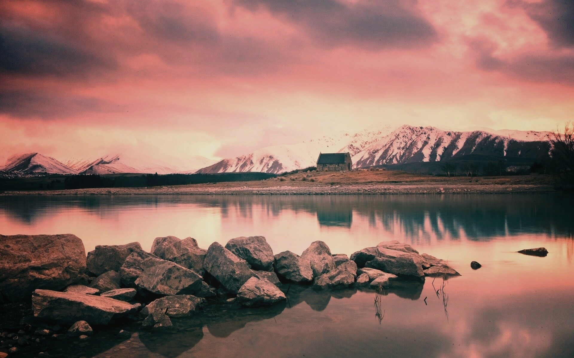 Домик на озере обои