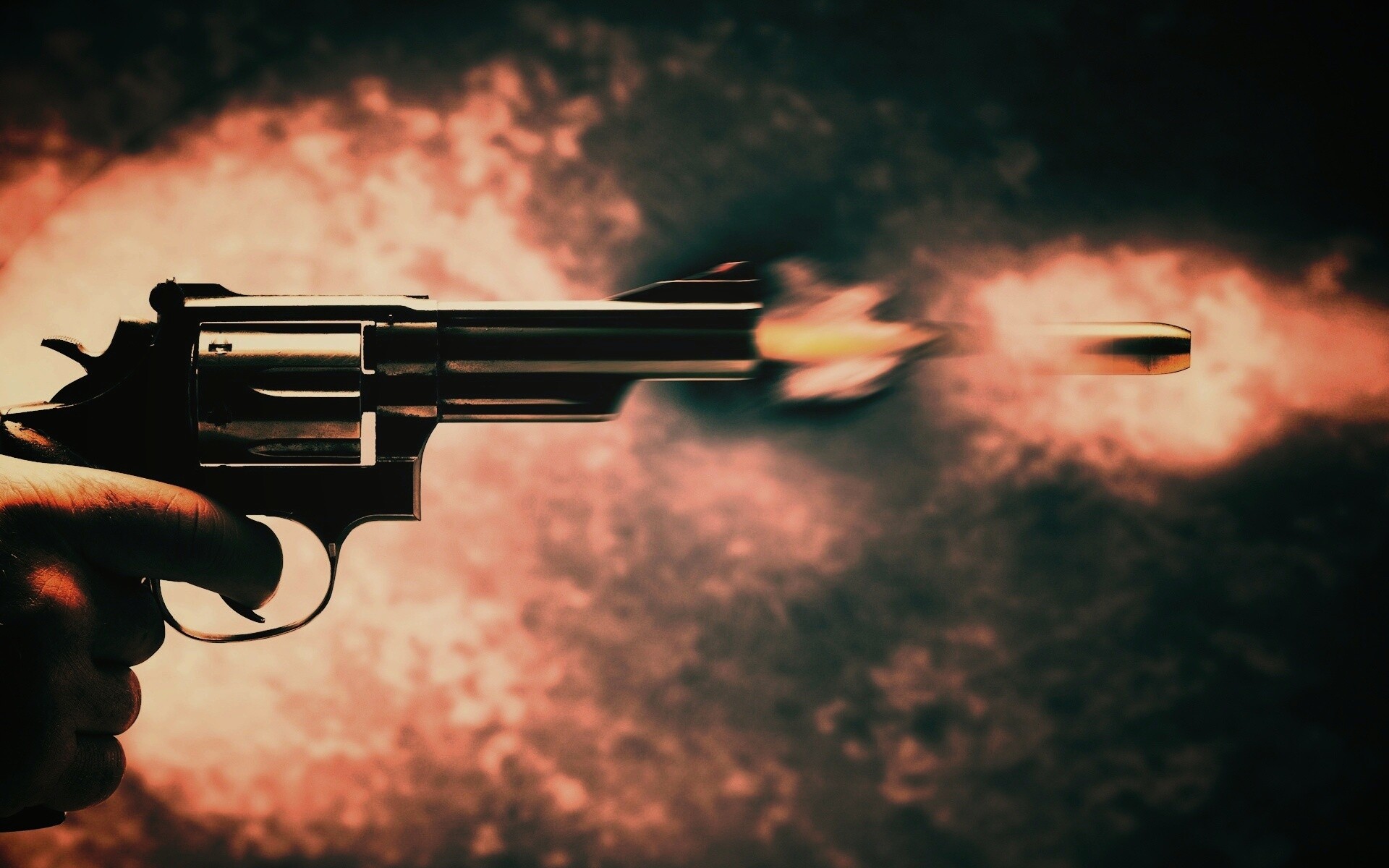 Выстрел из револьвера обои