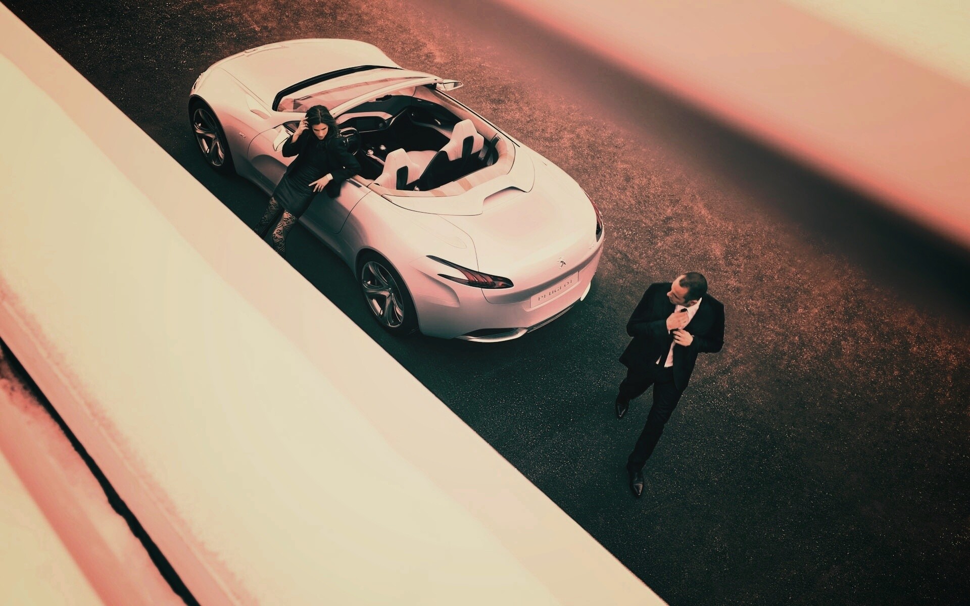 Пара у кабриолета Пежо обои