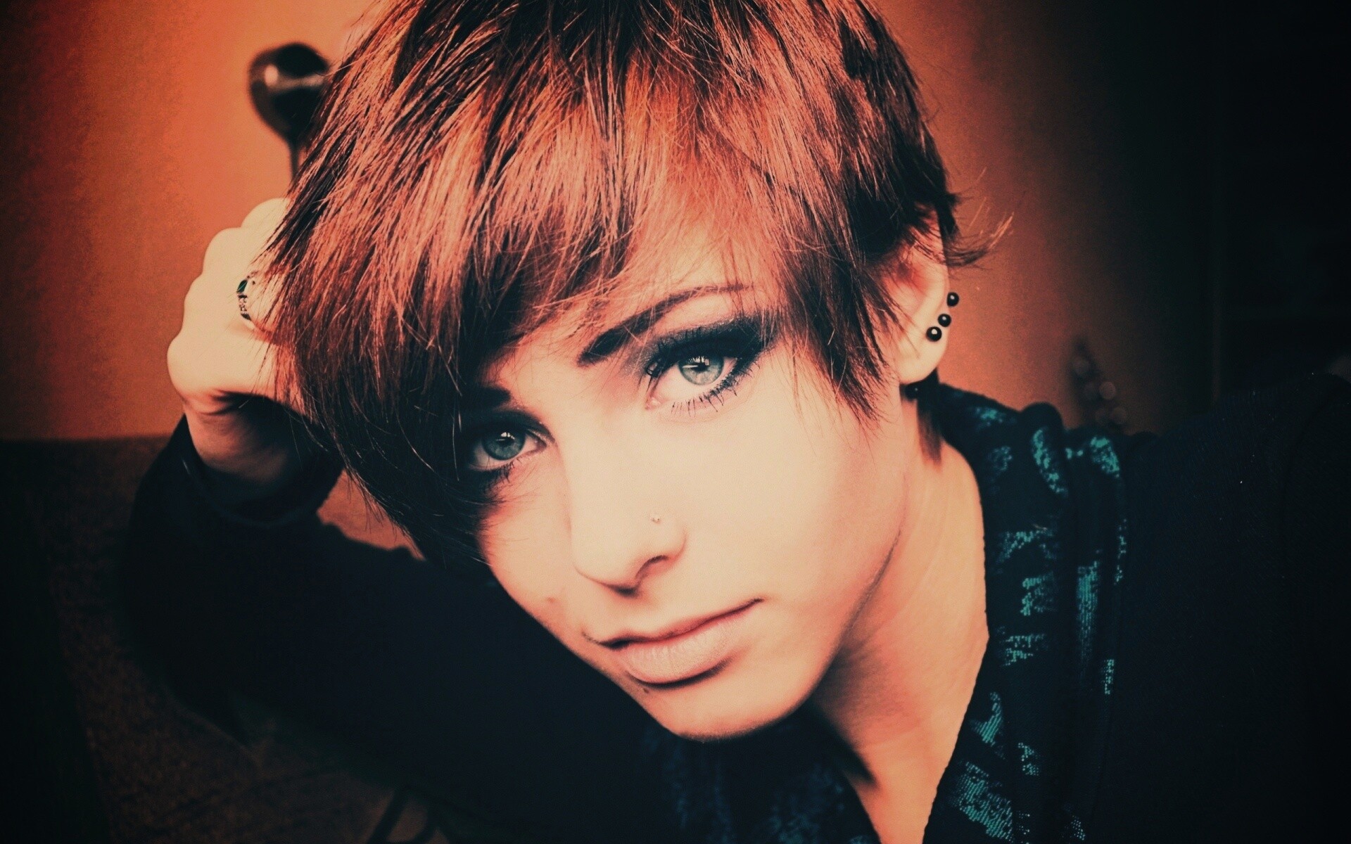 Выразительный взгляд голубых глаз обои