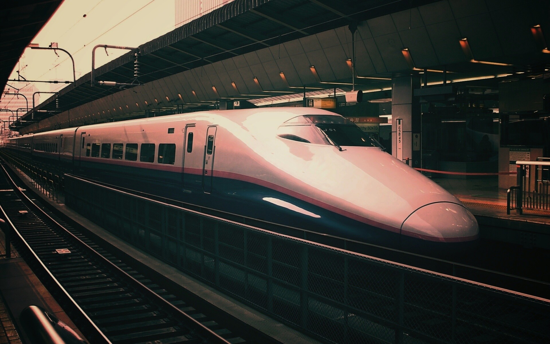 Модель скоростного поезда обои