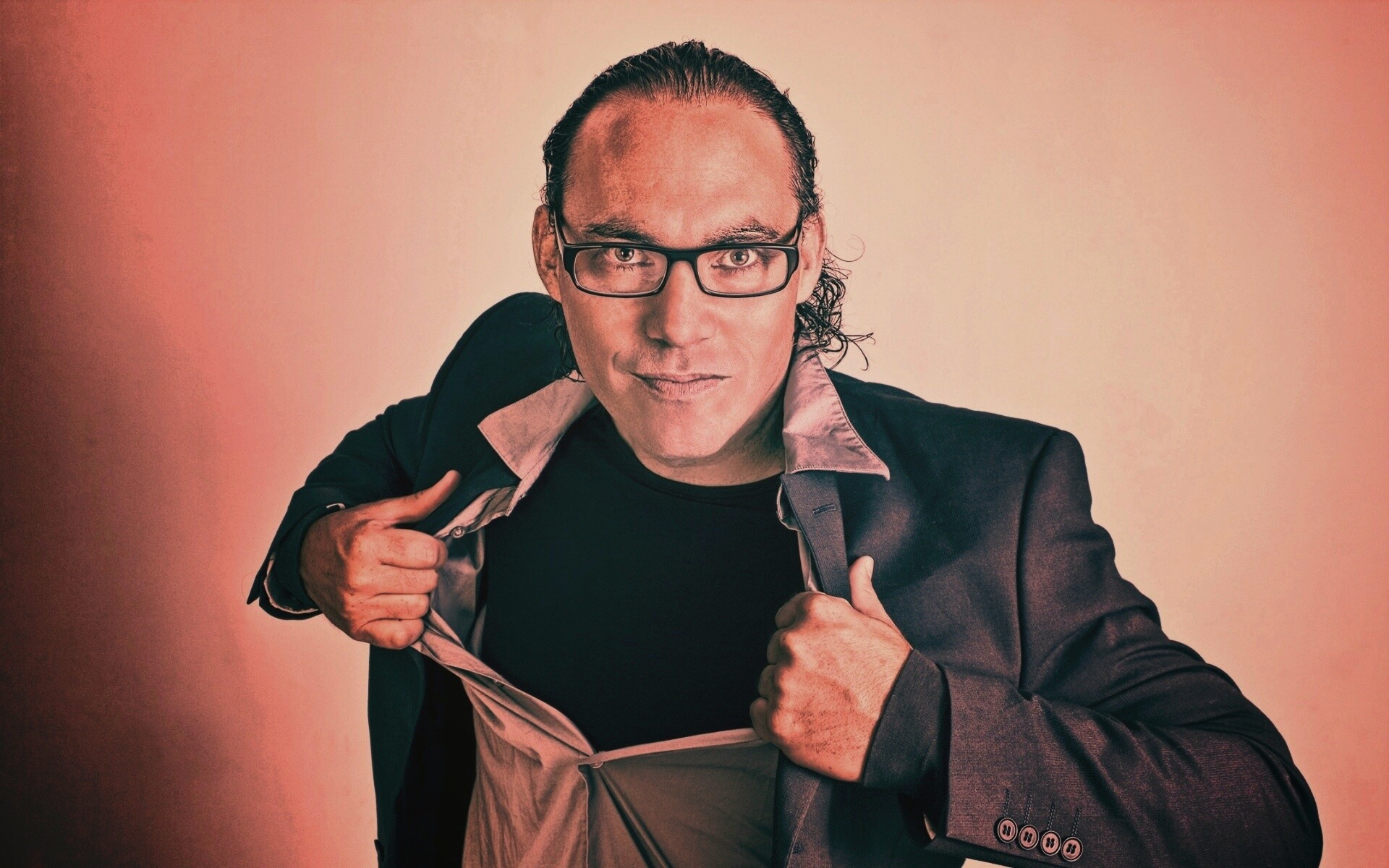 Спешит на помощь обои