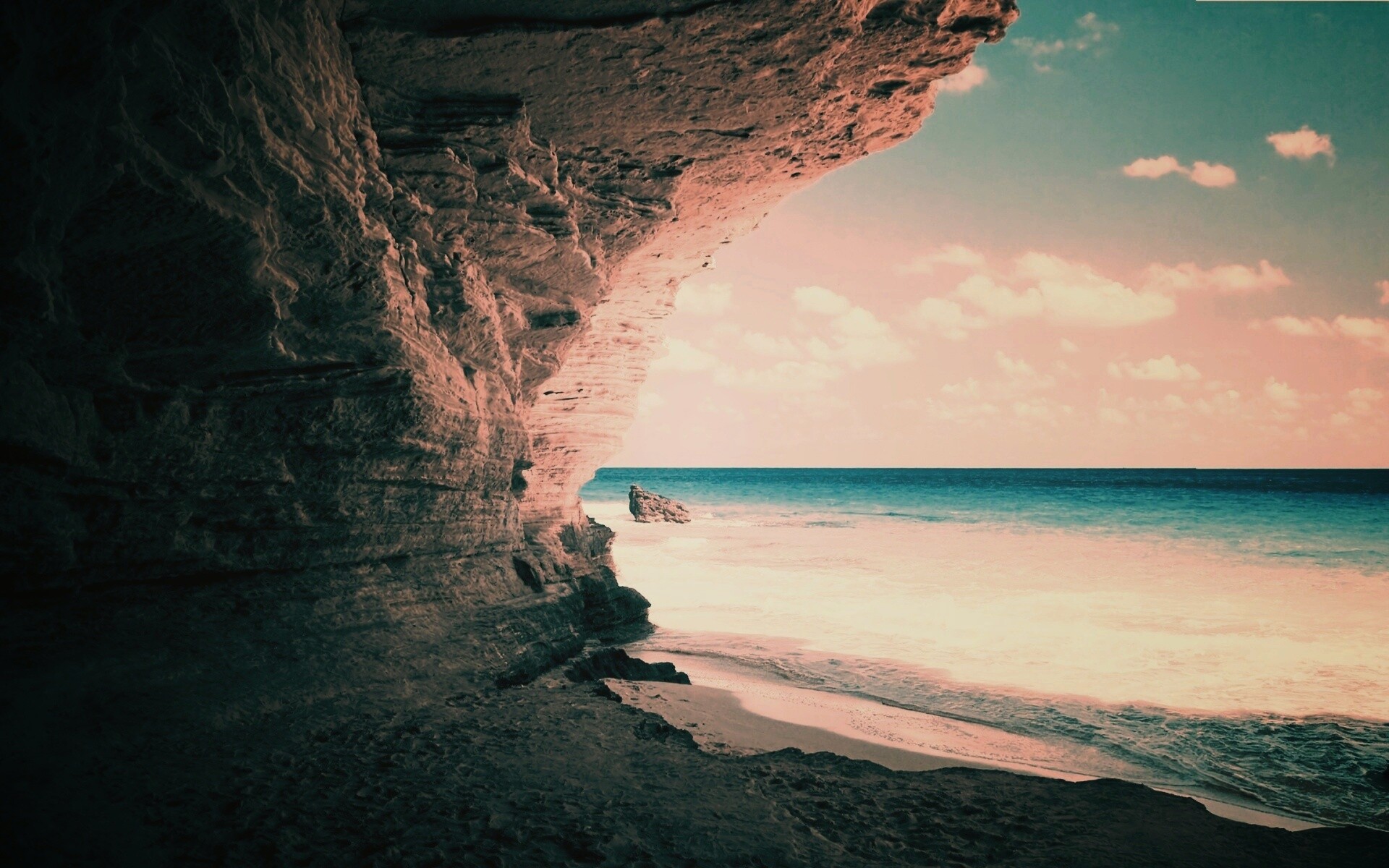 Скальный морской берег обои