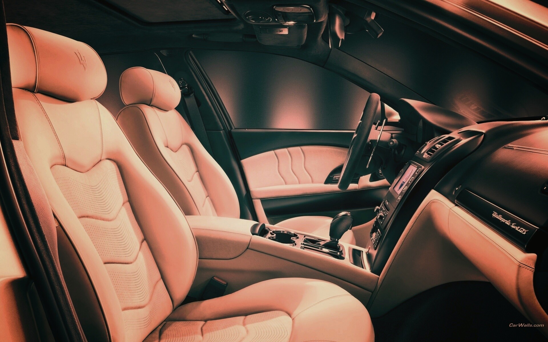 Салон Мазерати Quattroporte обои