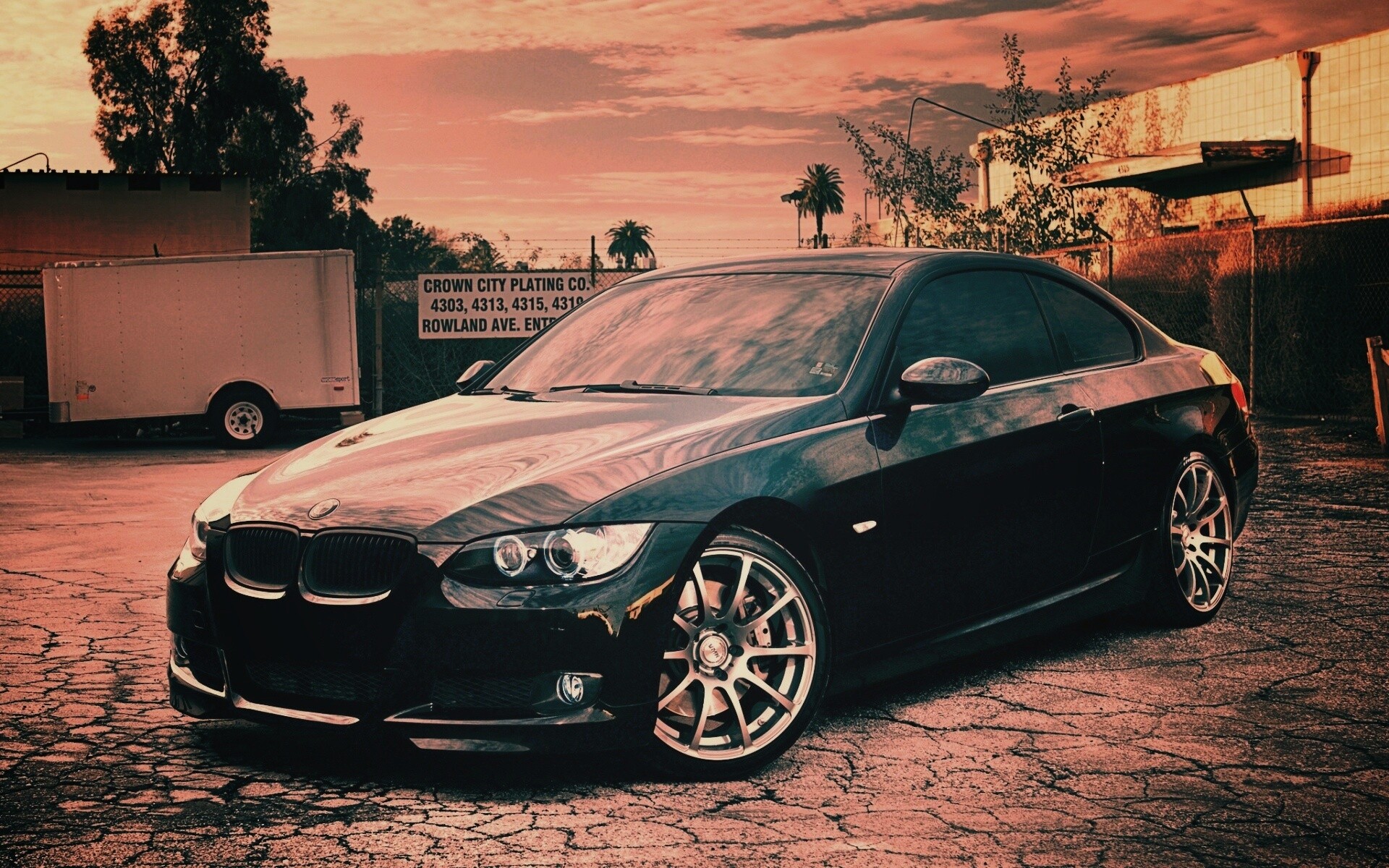 Чёрный БМВ обои