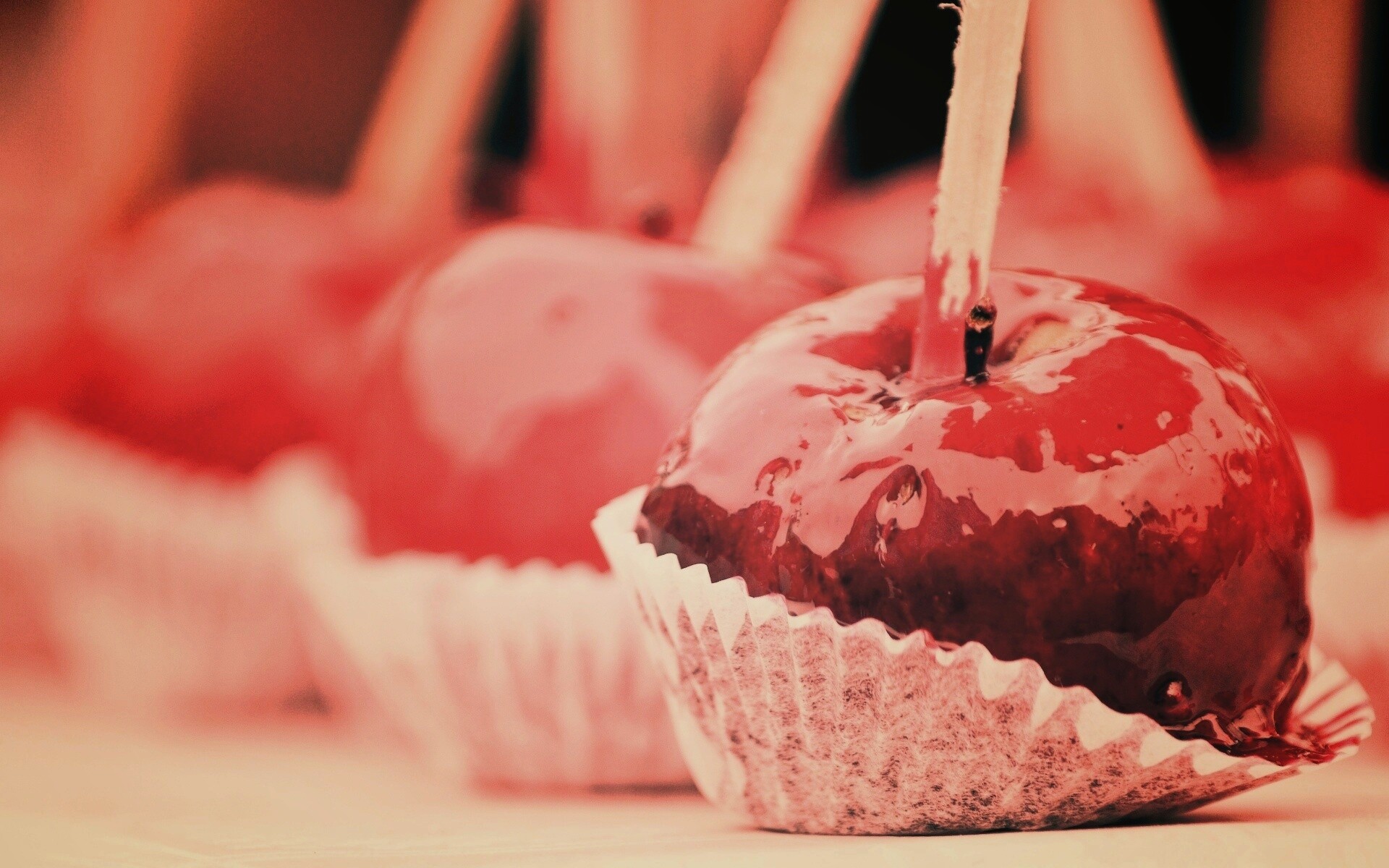 Яблочко в карамели обои