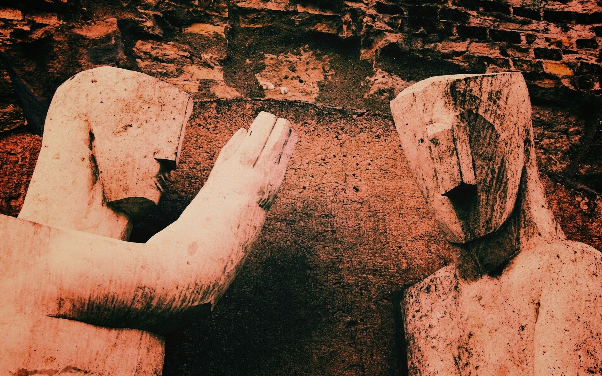 Берлинские каменные скульптуры обои