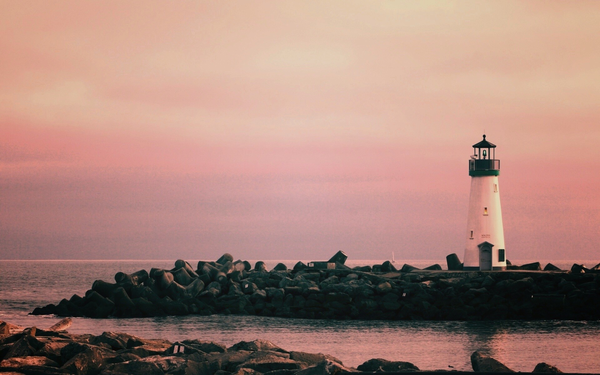 Маяк в порту Санта-Круз обои