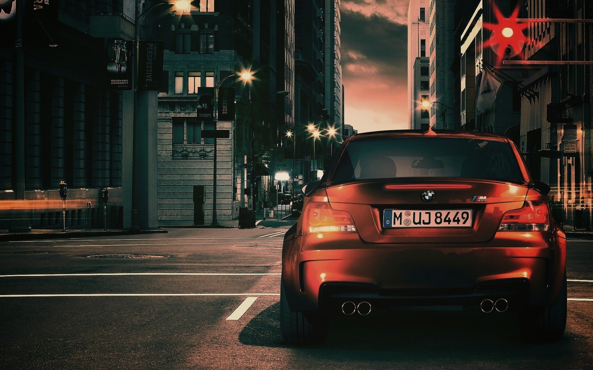 BMW M1 на улицах города обои