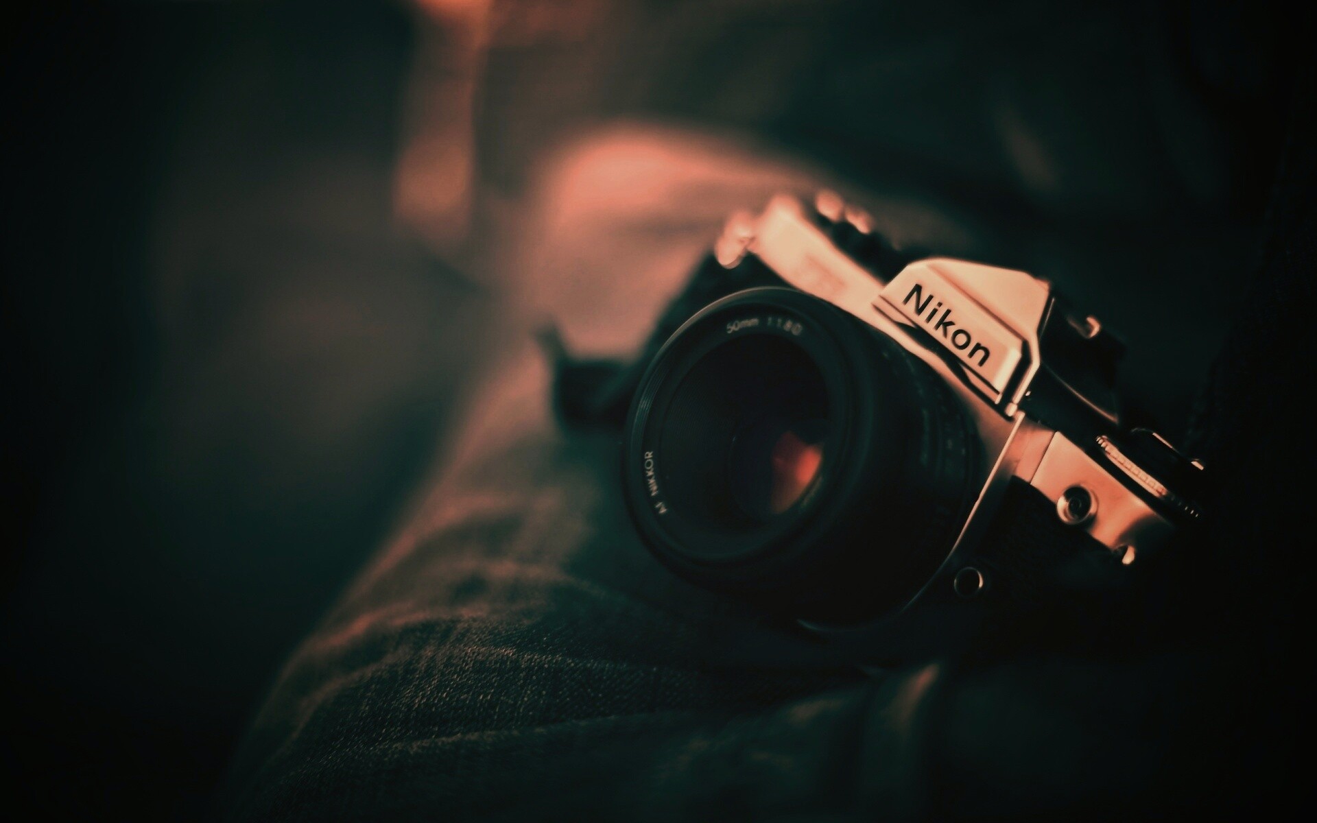 Плёночный фотоаппарат Nikon обои