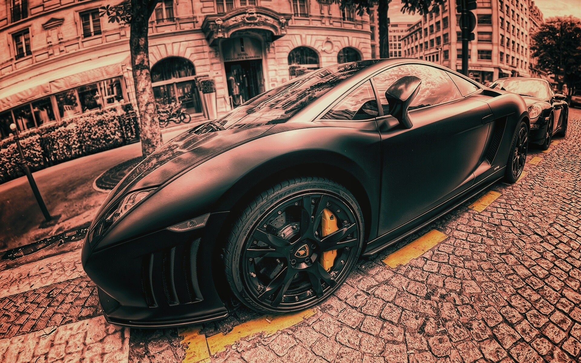 Ламборжини и Порше широкоугольным объективом обои