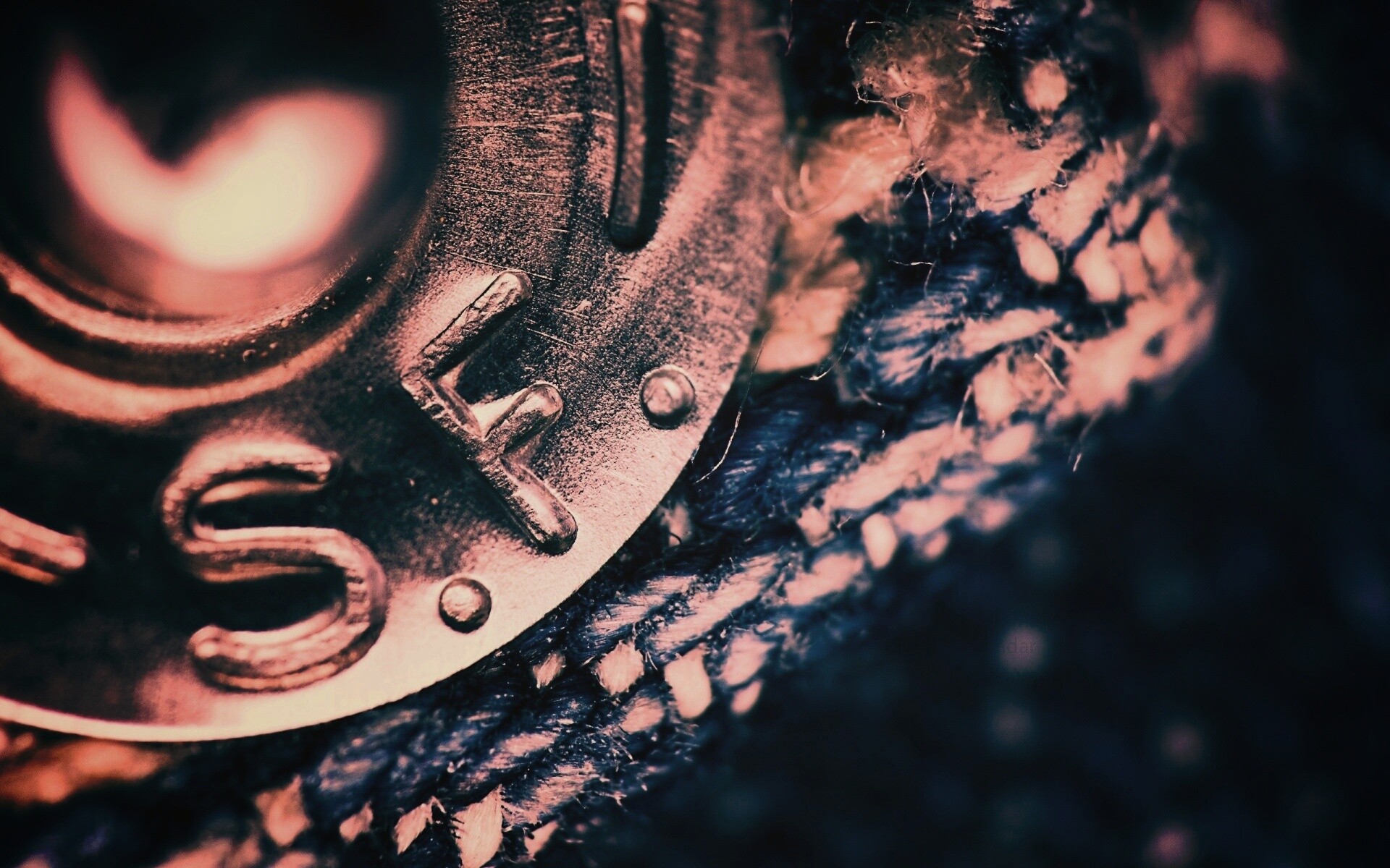 Заклепка на джинсах в макро обои