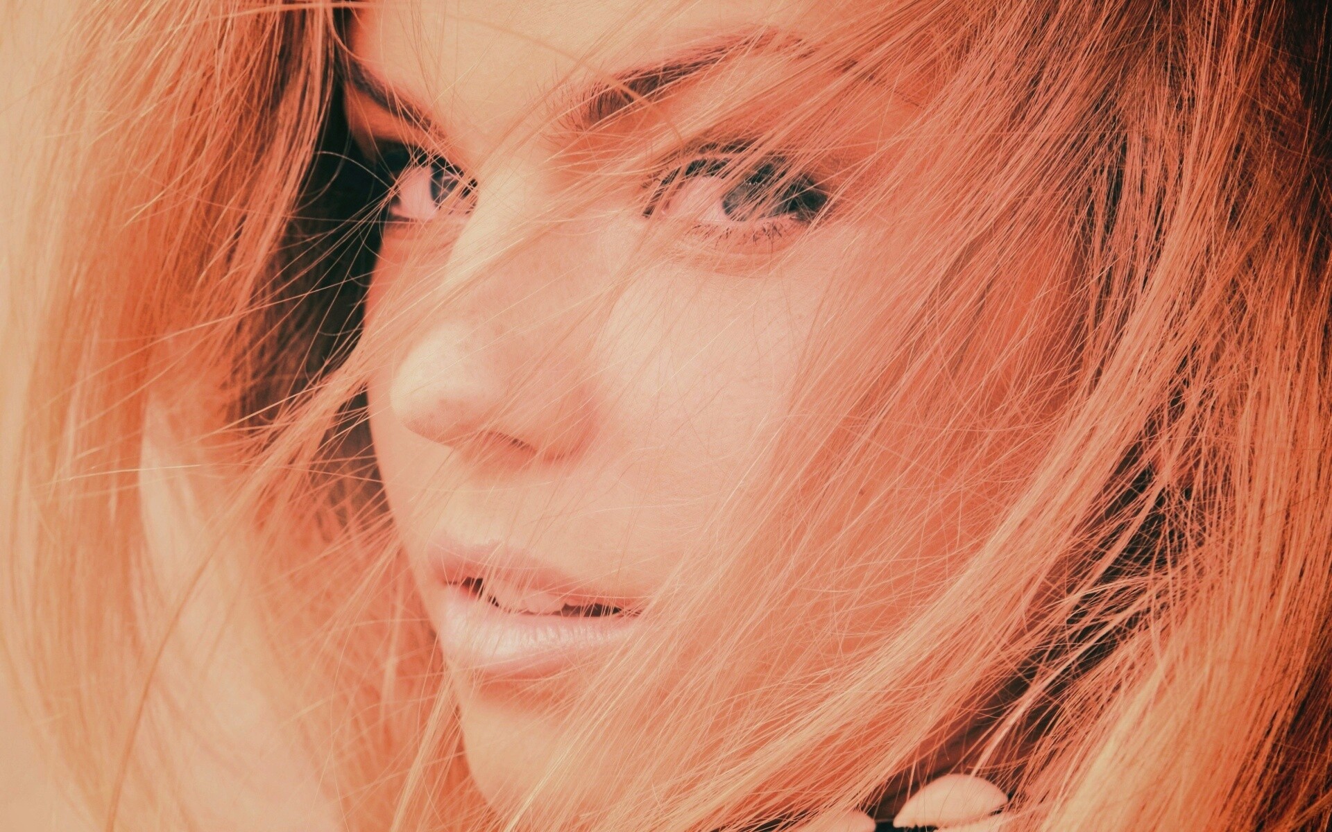 Завораживающий взгляд обои