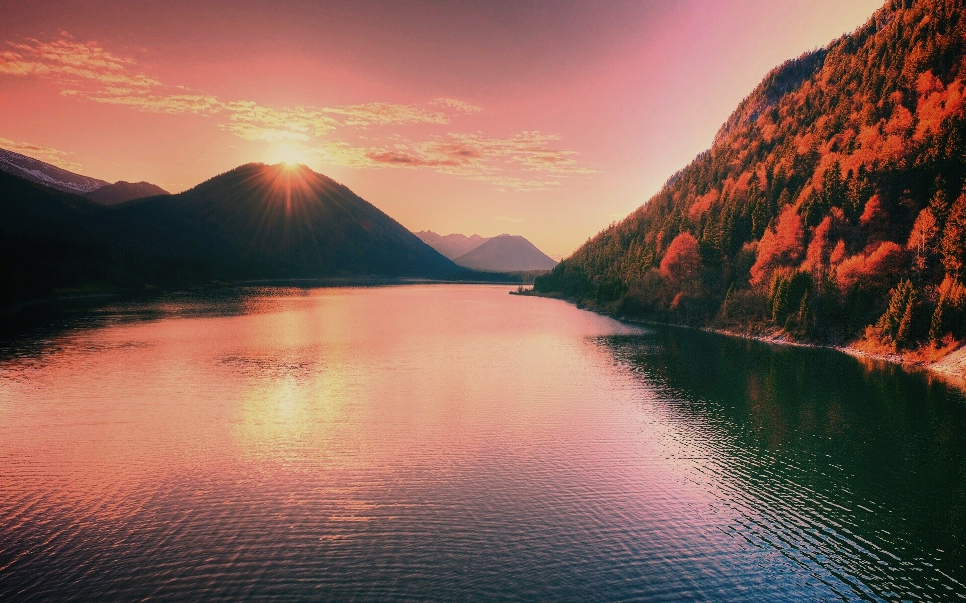 Закат в горах обои