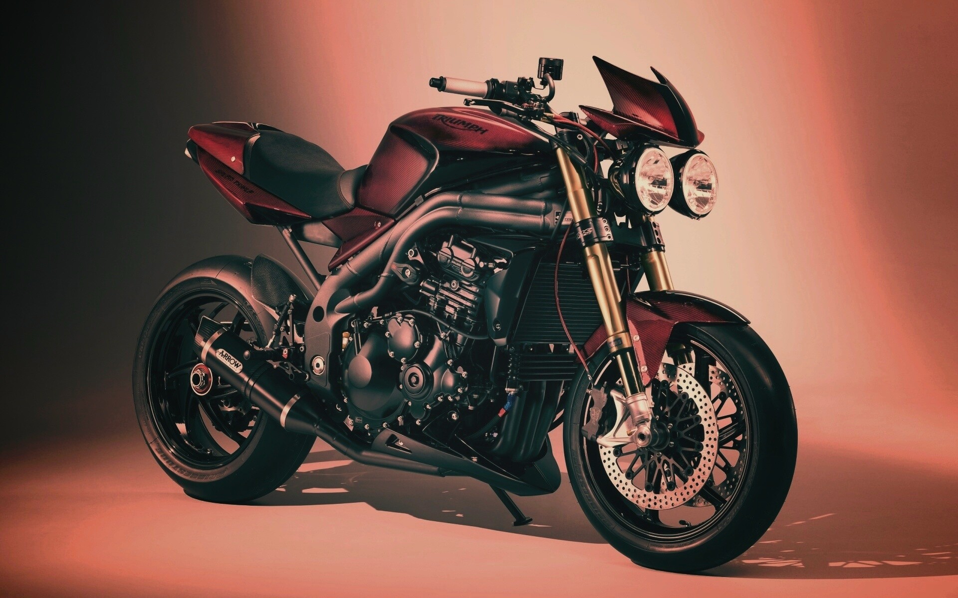 Мотоцикл в фотостудии обои