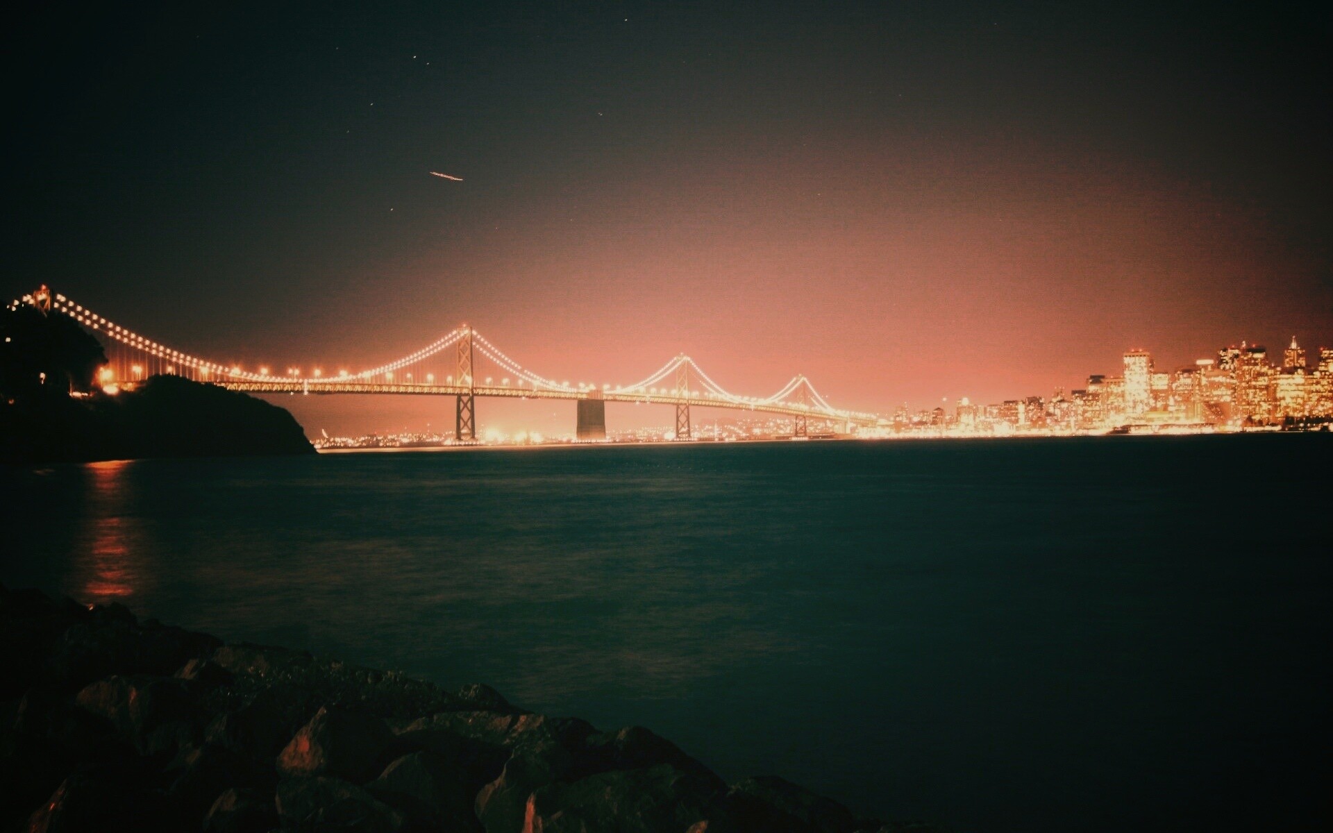 Вид на ночной мост обои