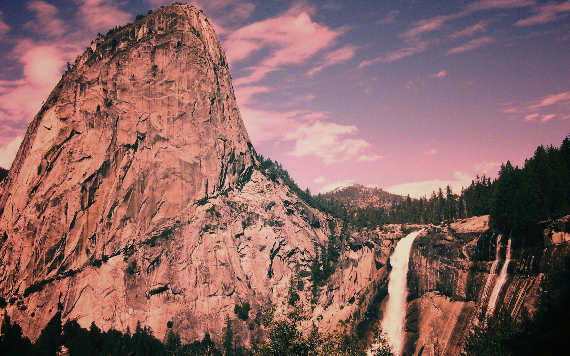 Скалы и водопад обои