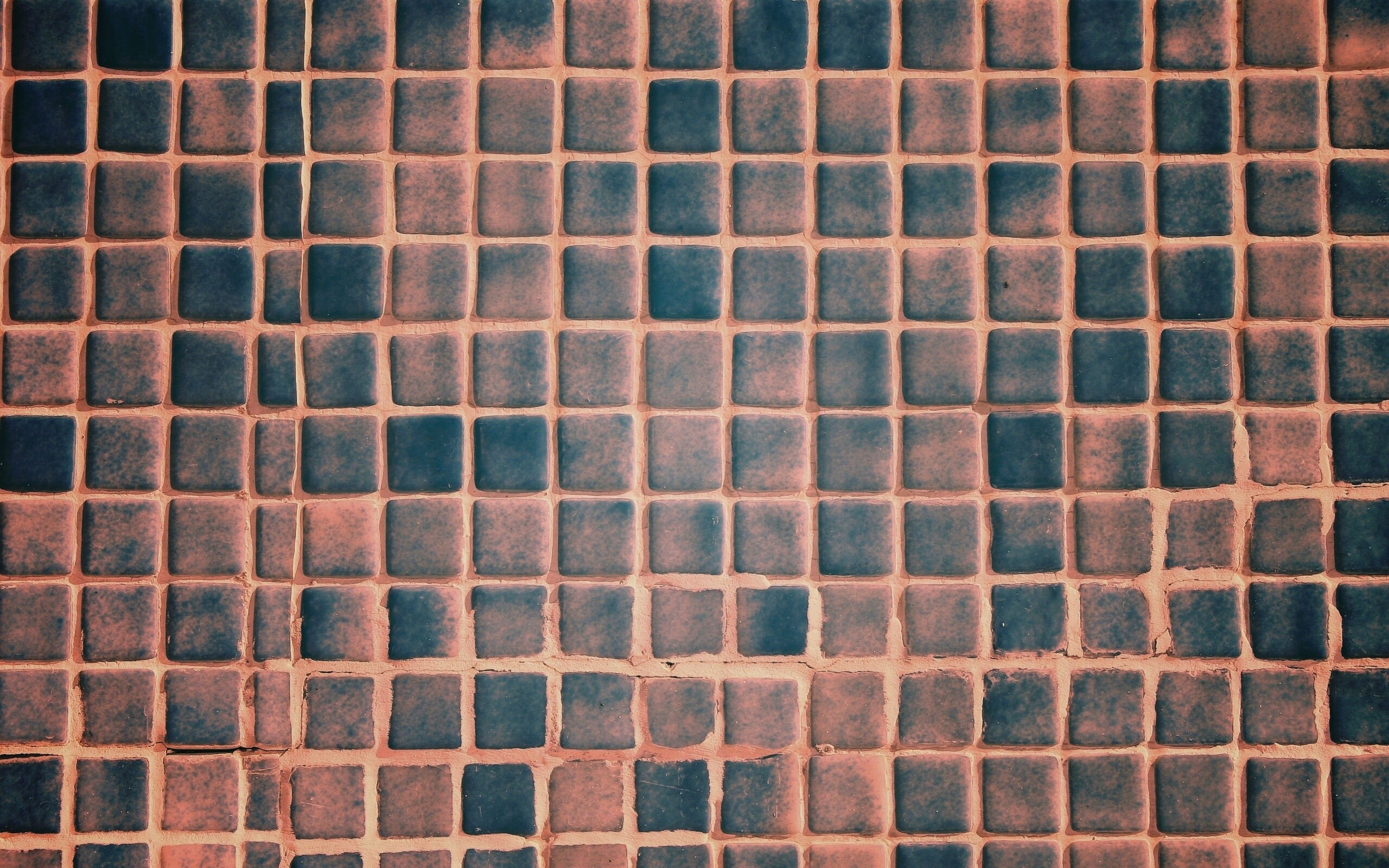 Мелкая голубая плитка обои