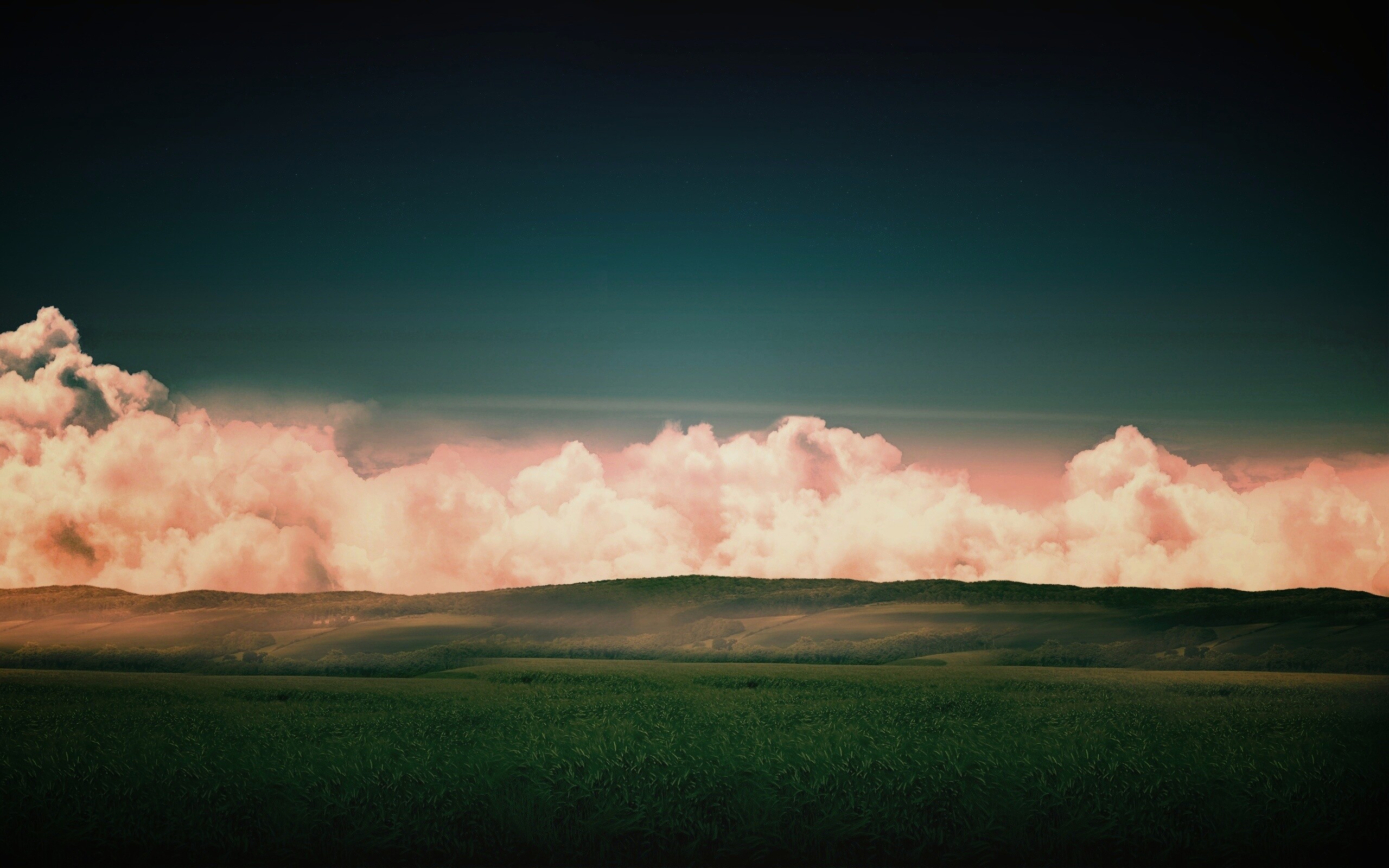 Облака у самой земли обои