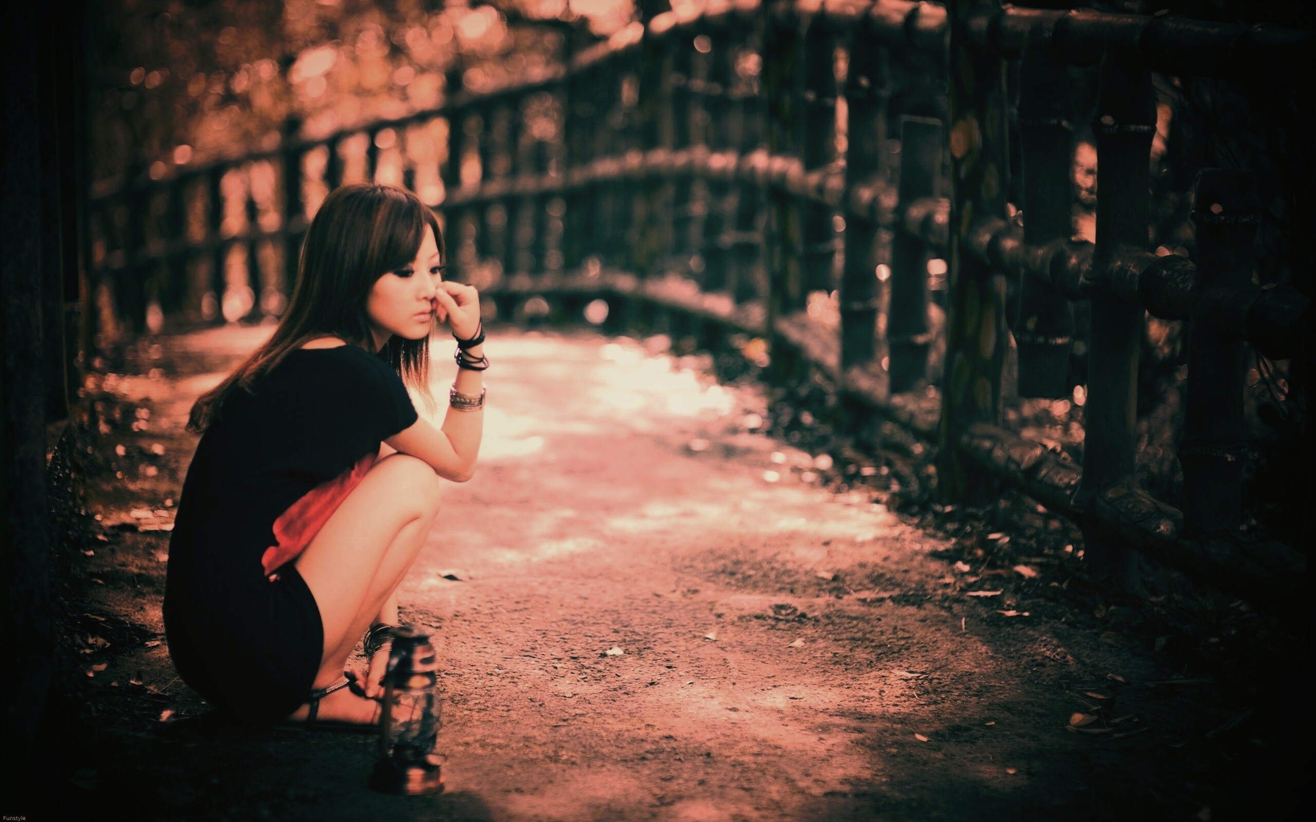 Грустная японская девушка обои