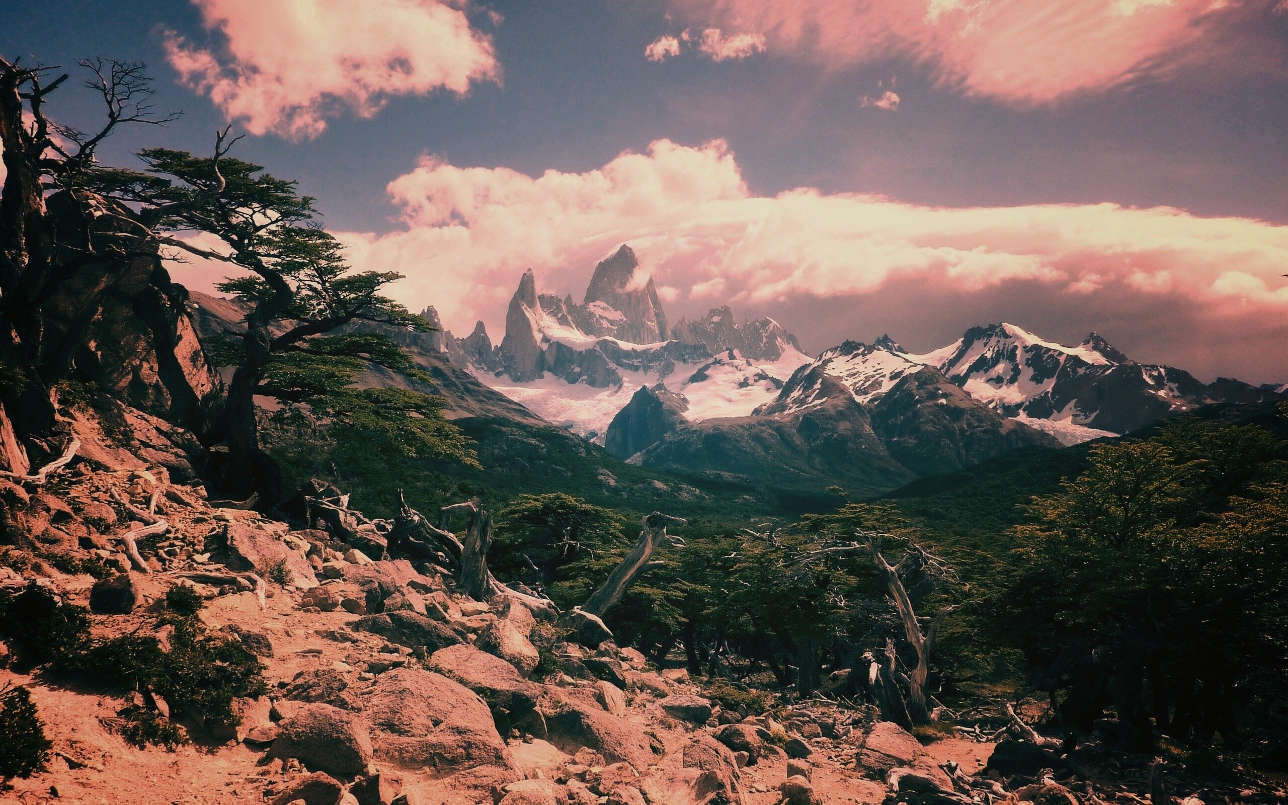 Далекие горные вершины обои