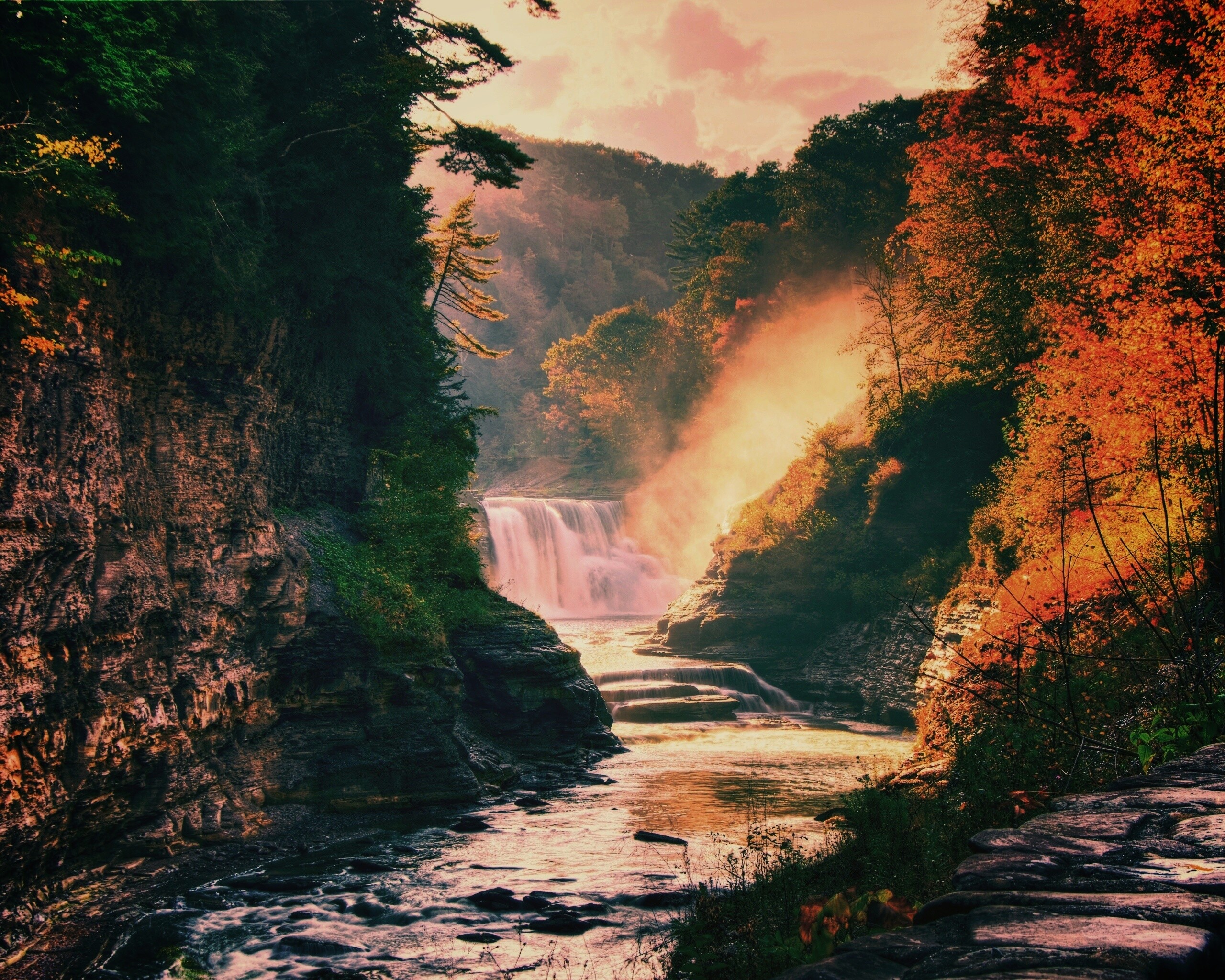 Скалистый водопад обои