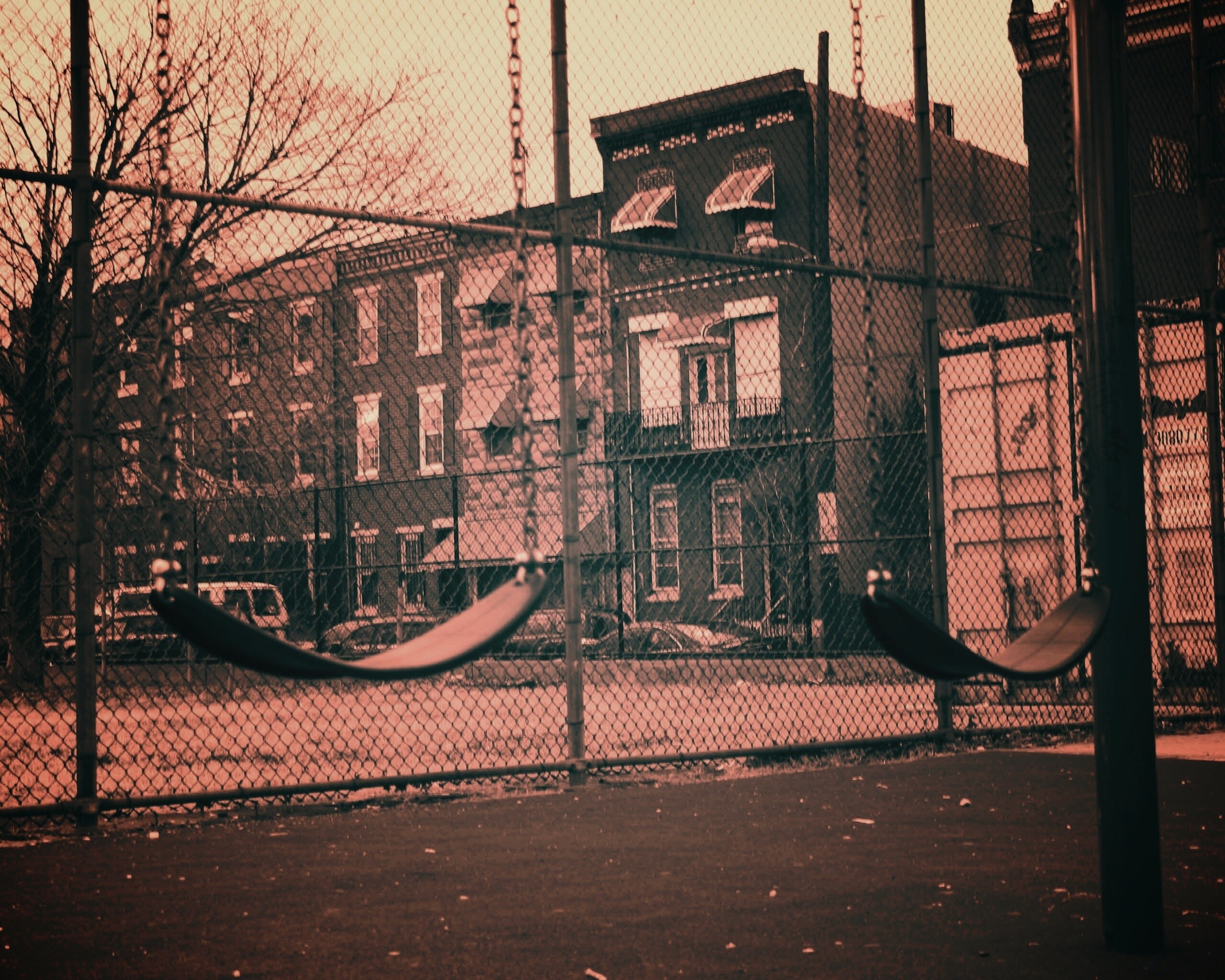 Пустые качели обои