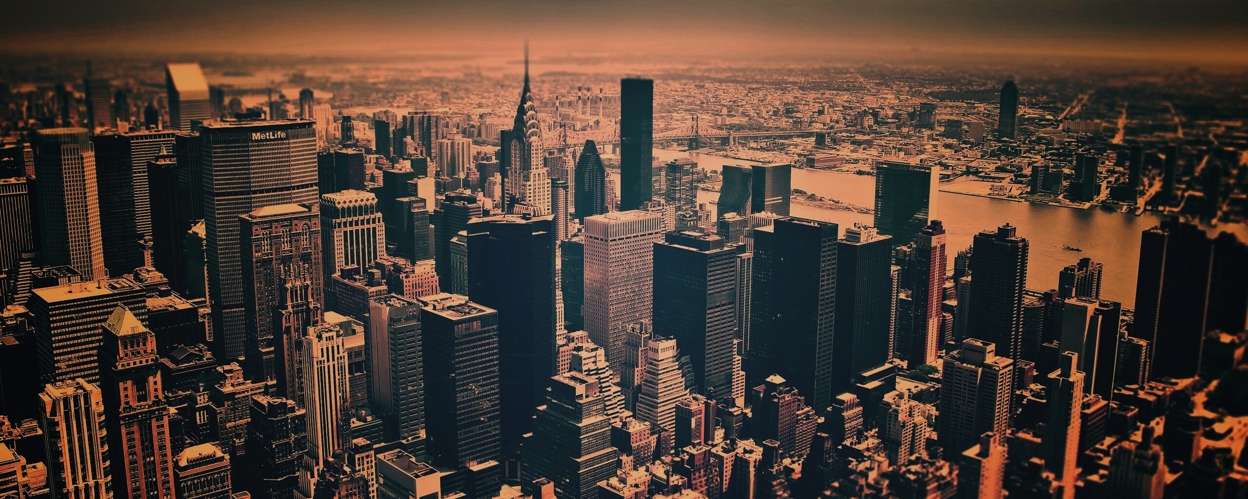 Темное небо над городом обои